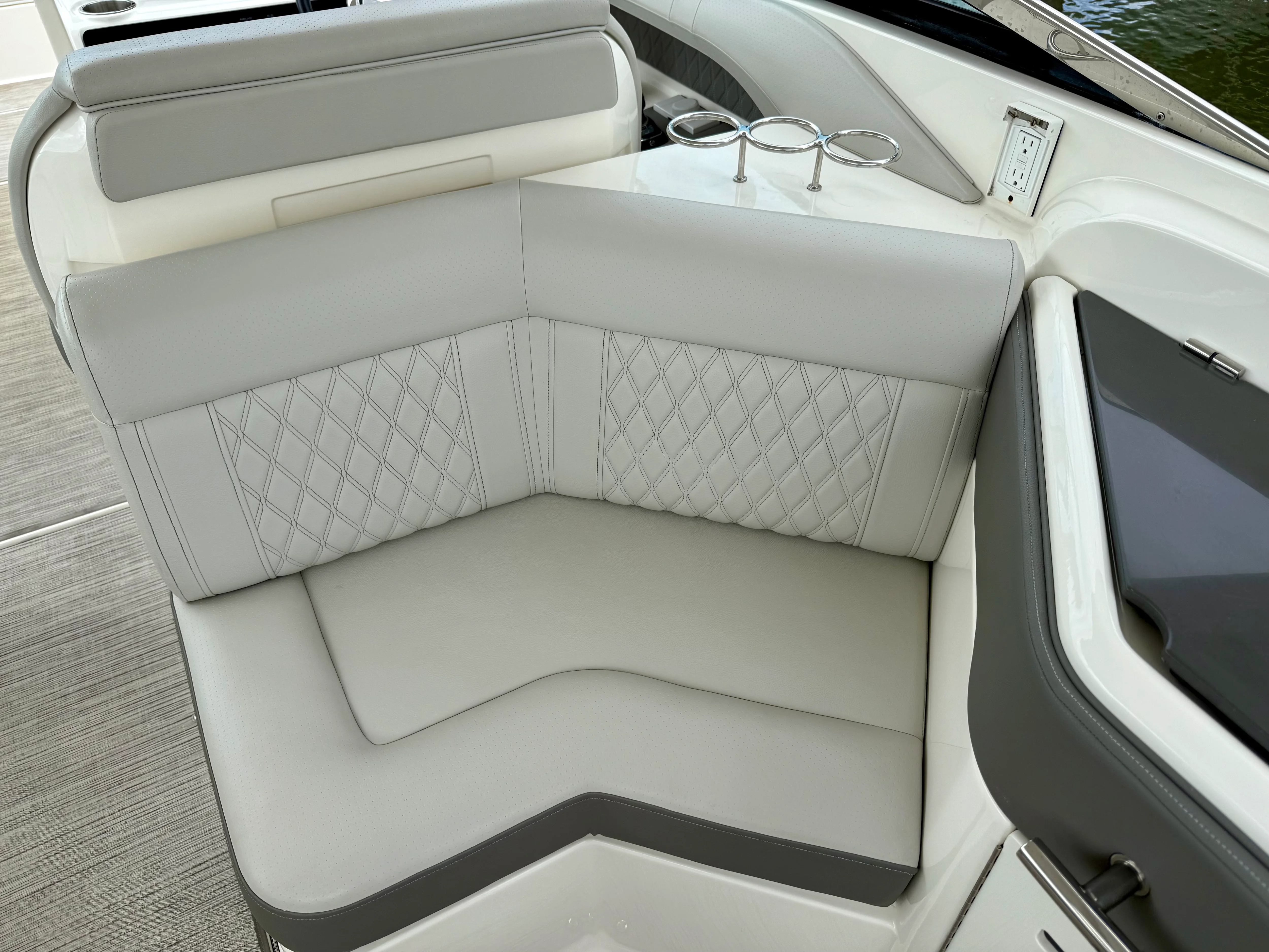 2021 Sea Ray SLX 310 OB Image Thumbnail #32