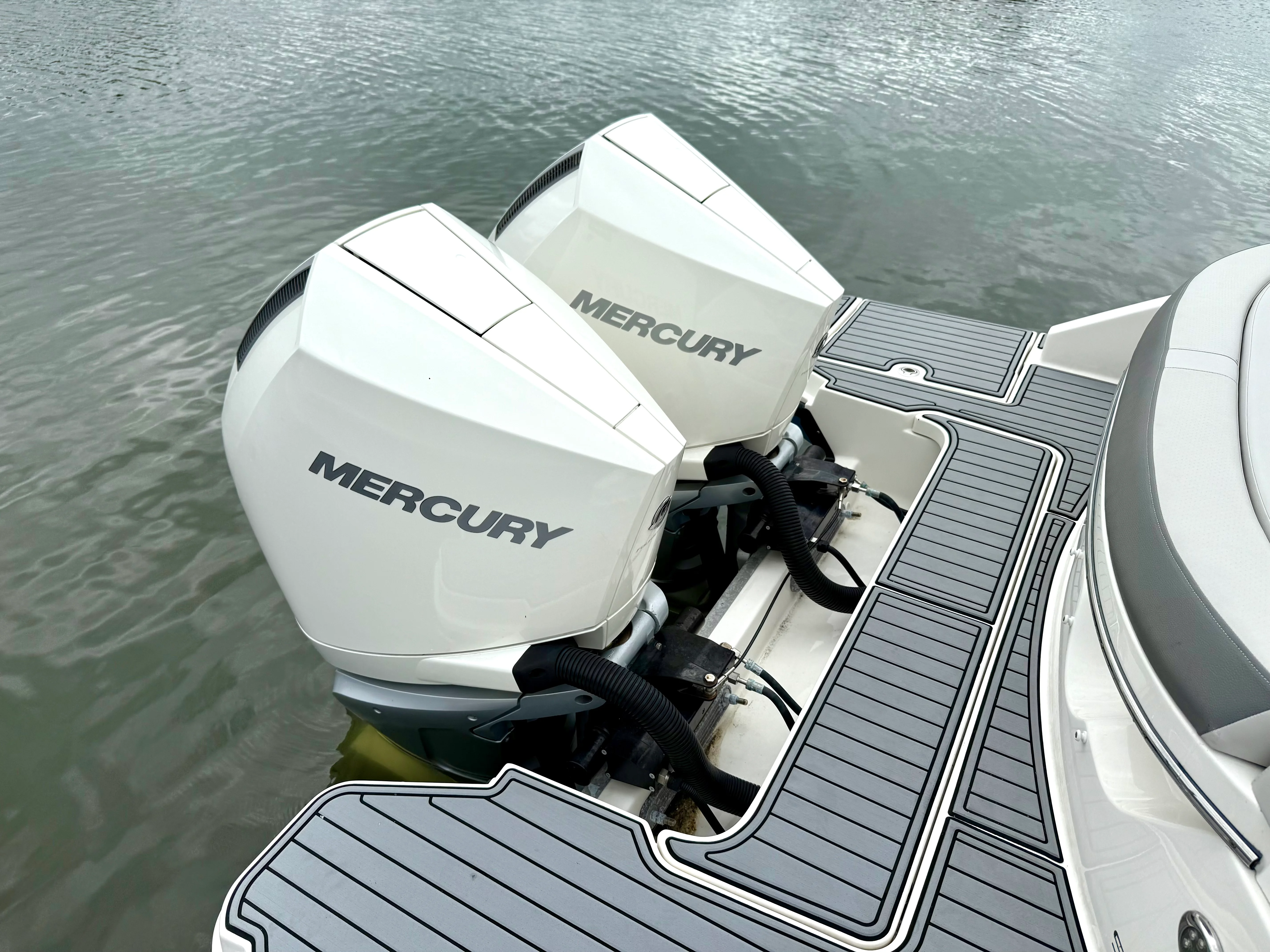 2021 Sea Ray SLX 310 OB Image Thumbnail #23