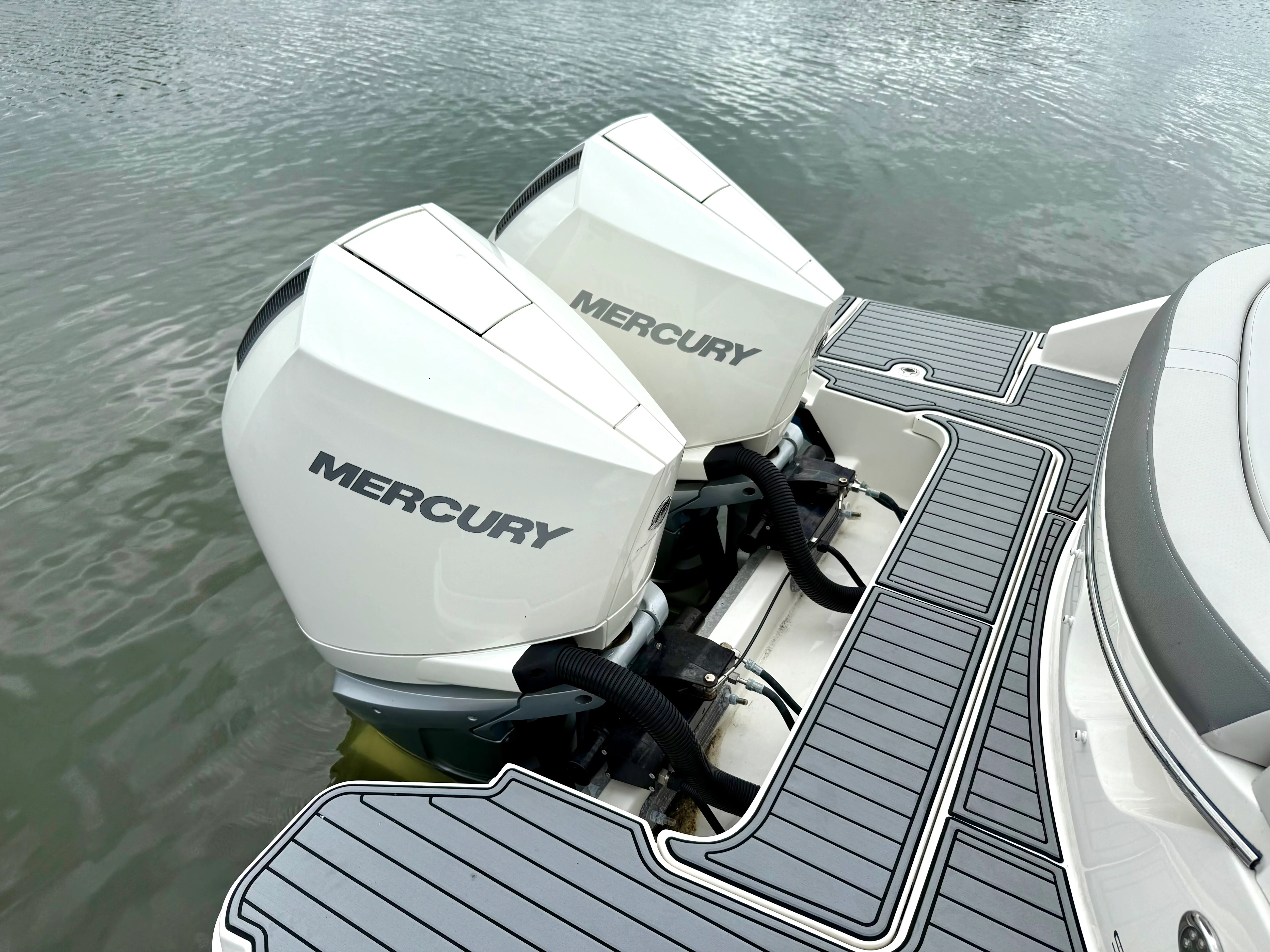 2021 Sea Ray SLX 310 OB Image Thumbnail #23