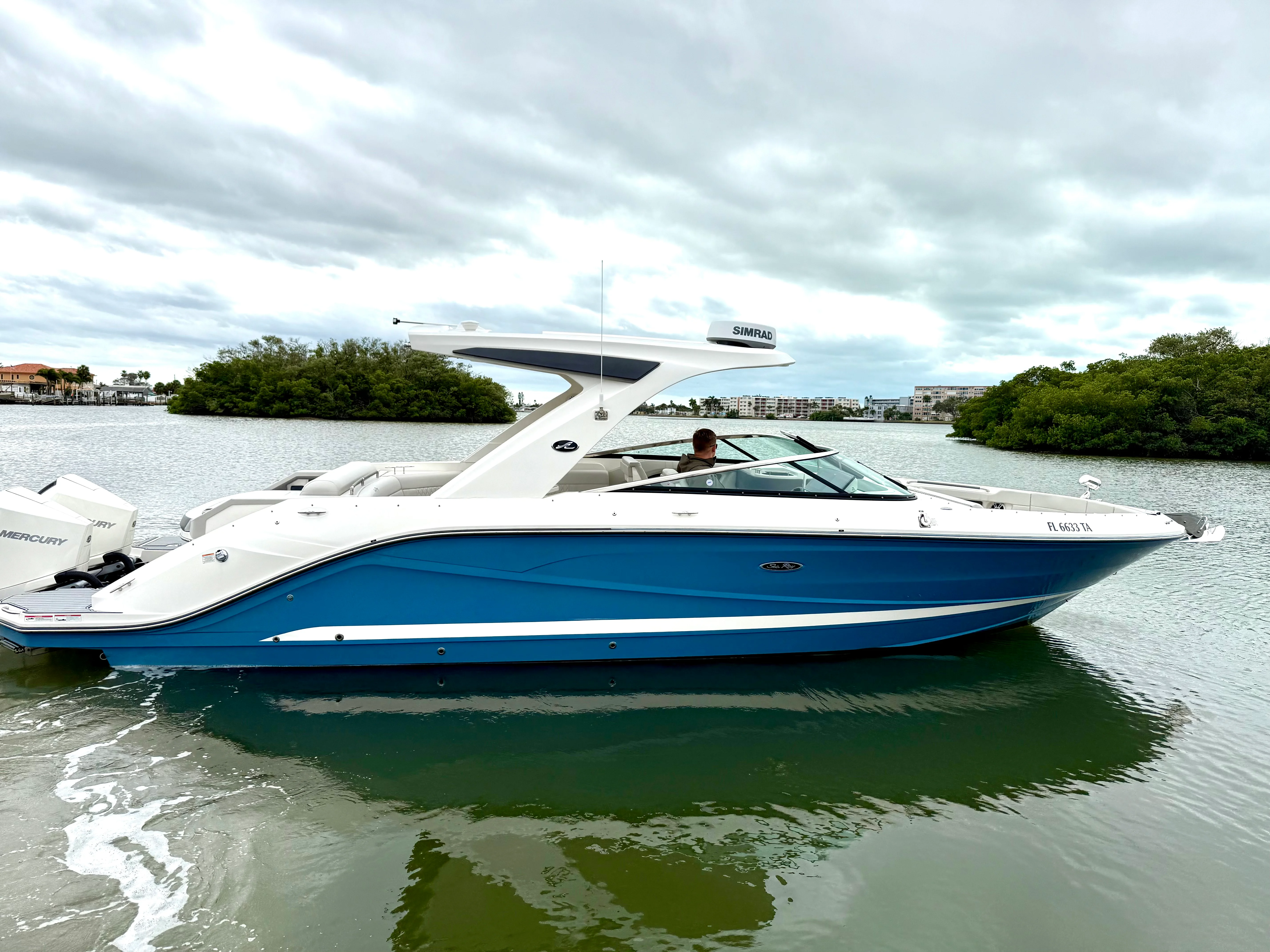 2021 Sea Ray SLX 310 OB Image Thumbnail #2