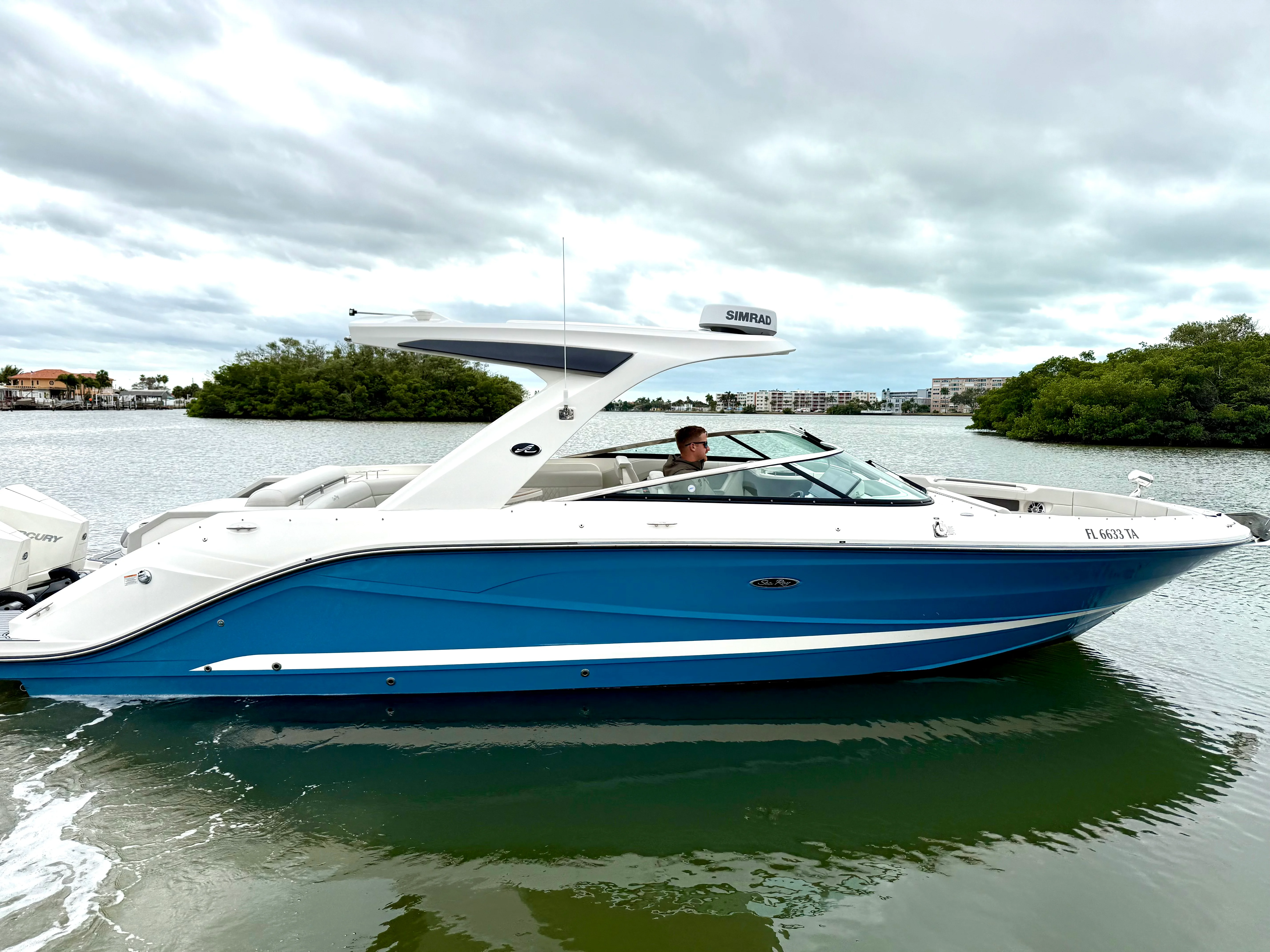 2021 Sea Ray SLX 310 OB Image Thumbnail #1