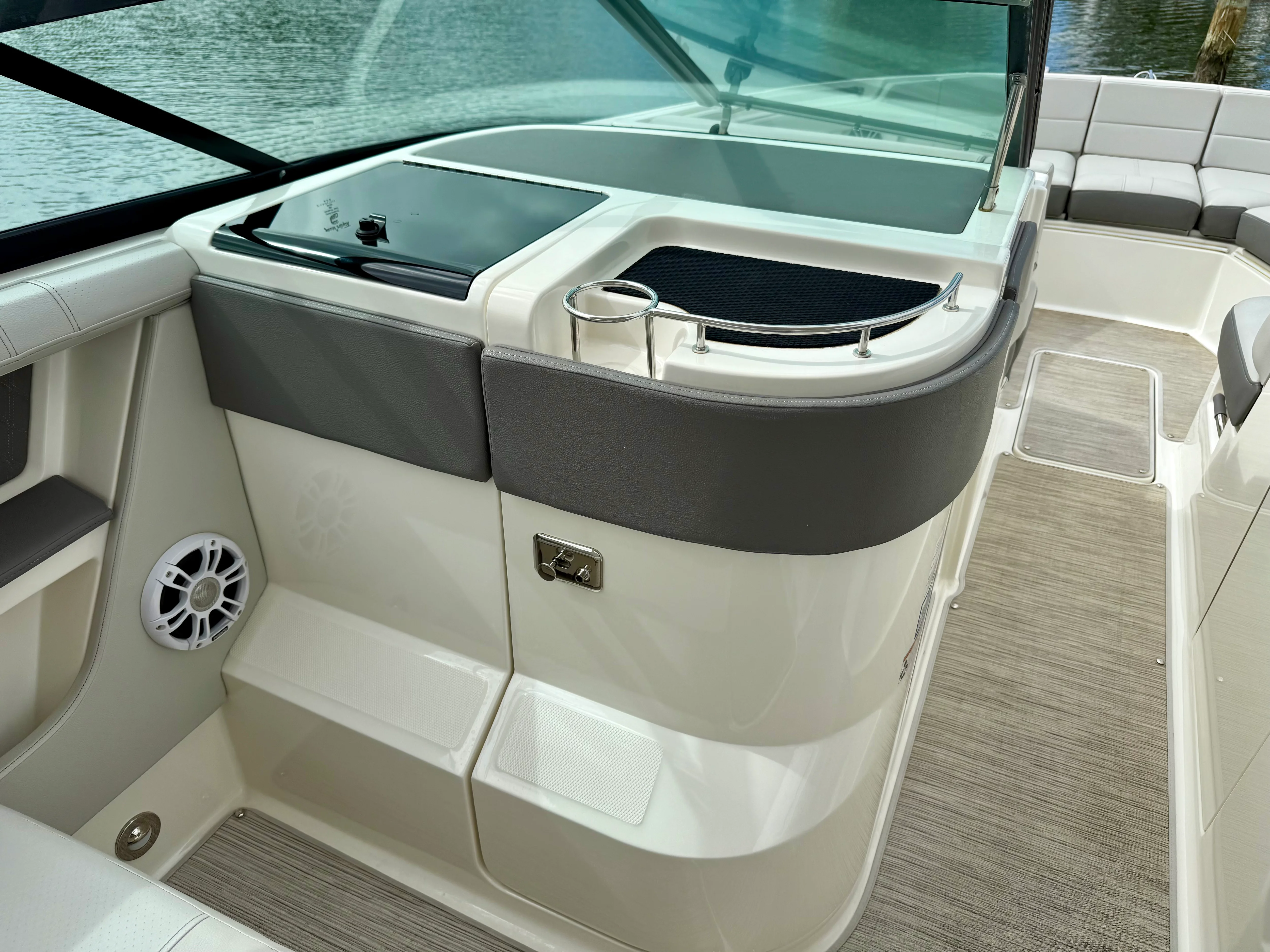 2021 Sea Ray SLX 310 OB Image Thumbnail #38