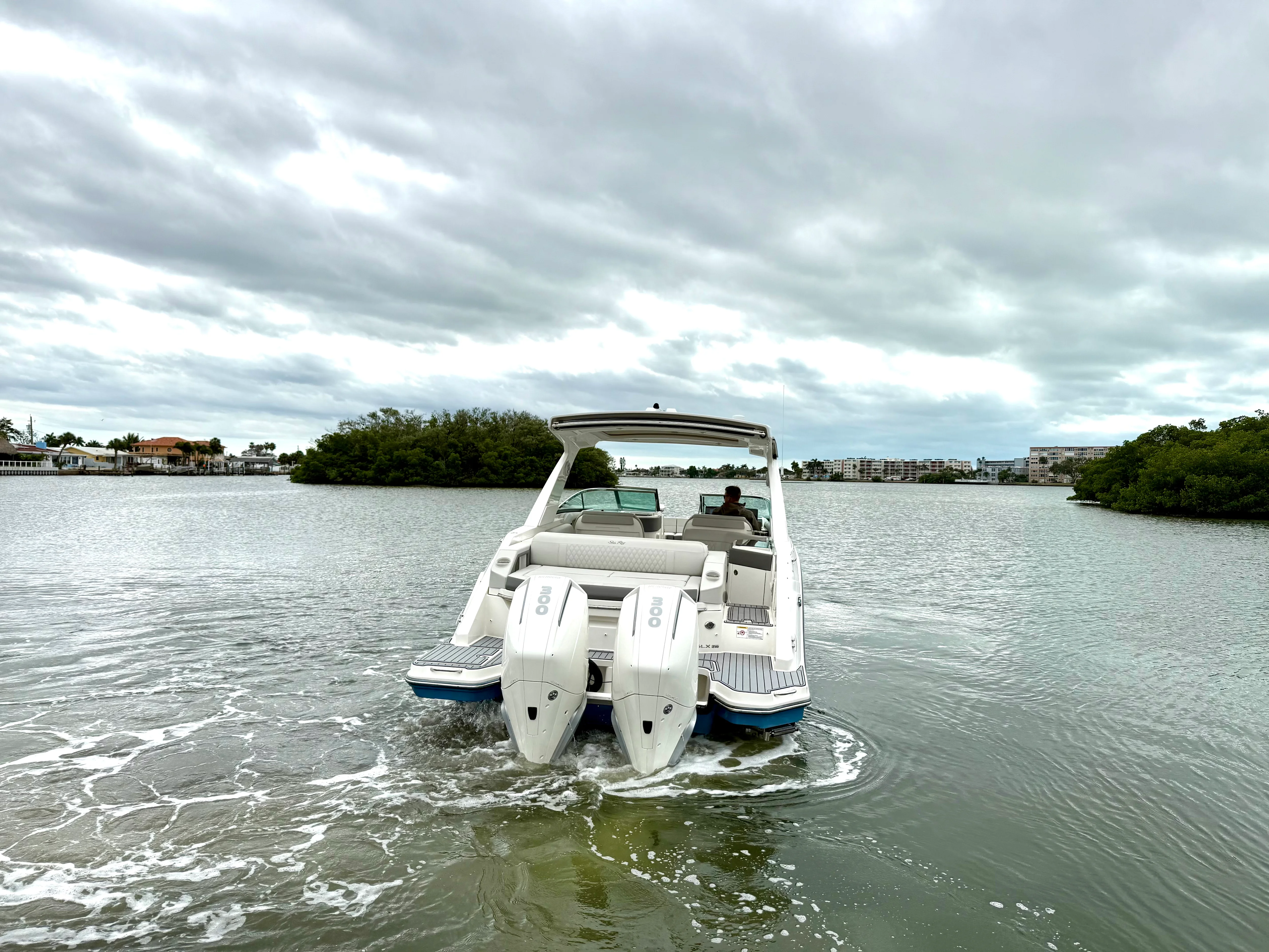 2021 Sea Ray SLX 310 OB Image Thumbnail #4