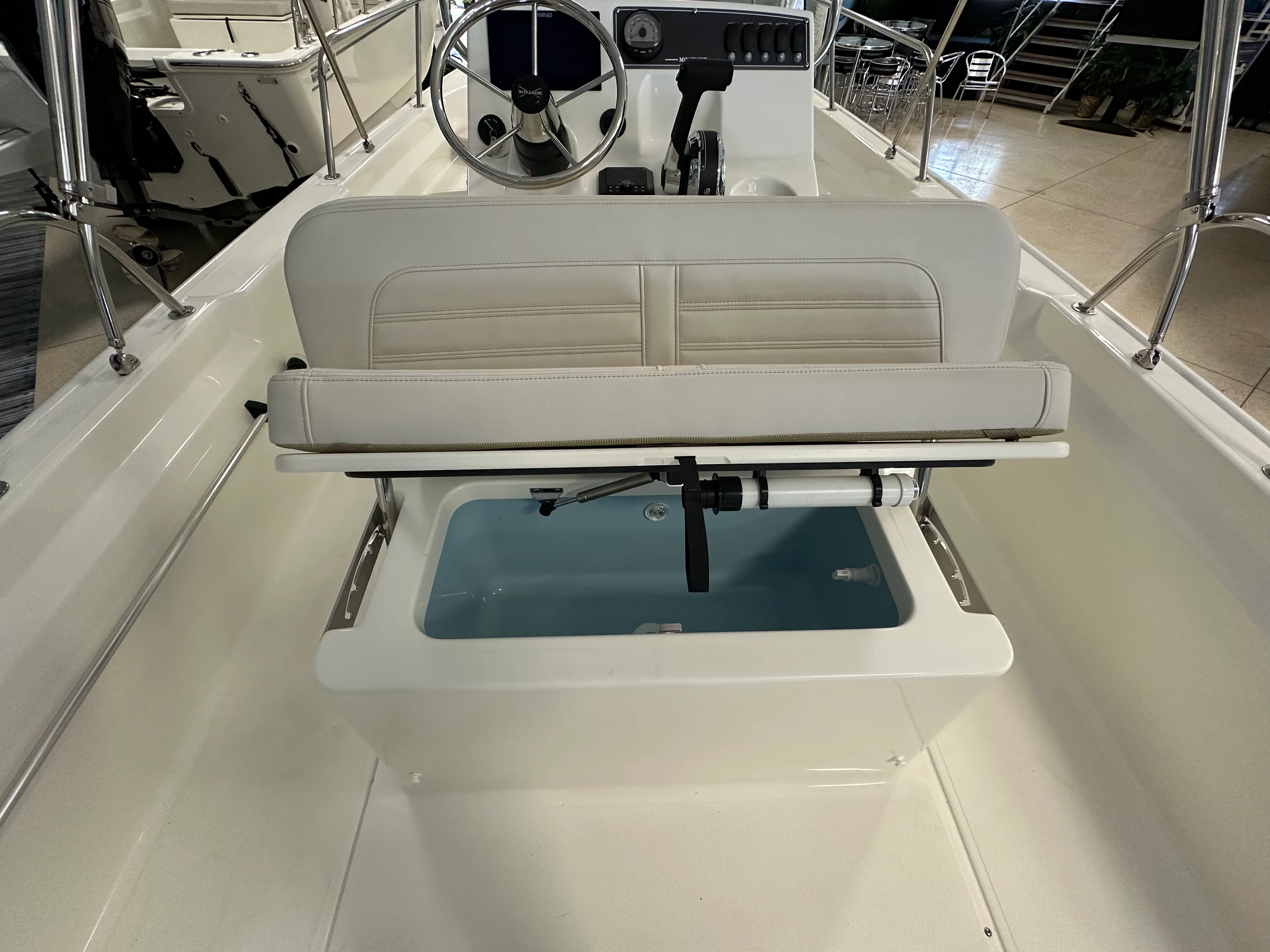 2026 Boston Whaler 170 Montauk Image Thumbnail #6
