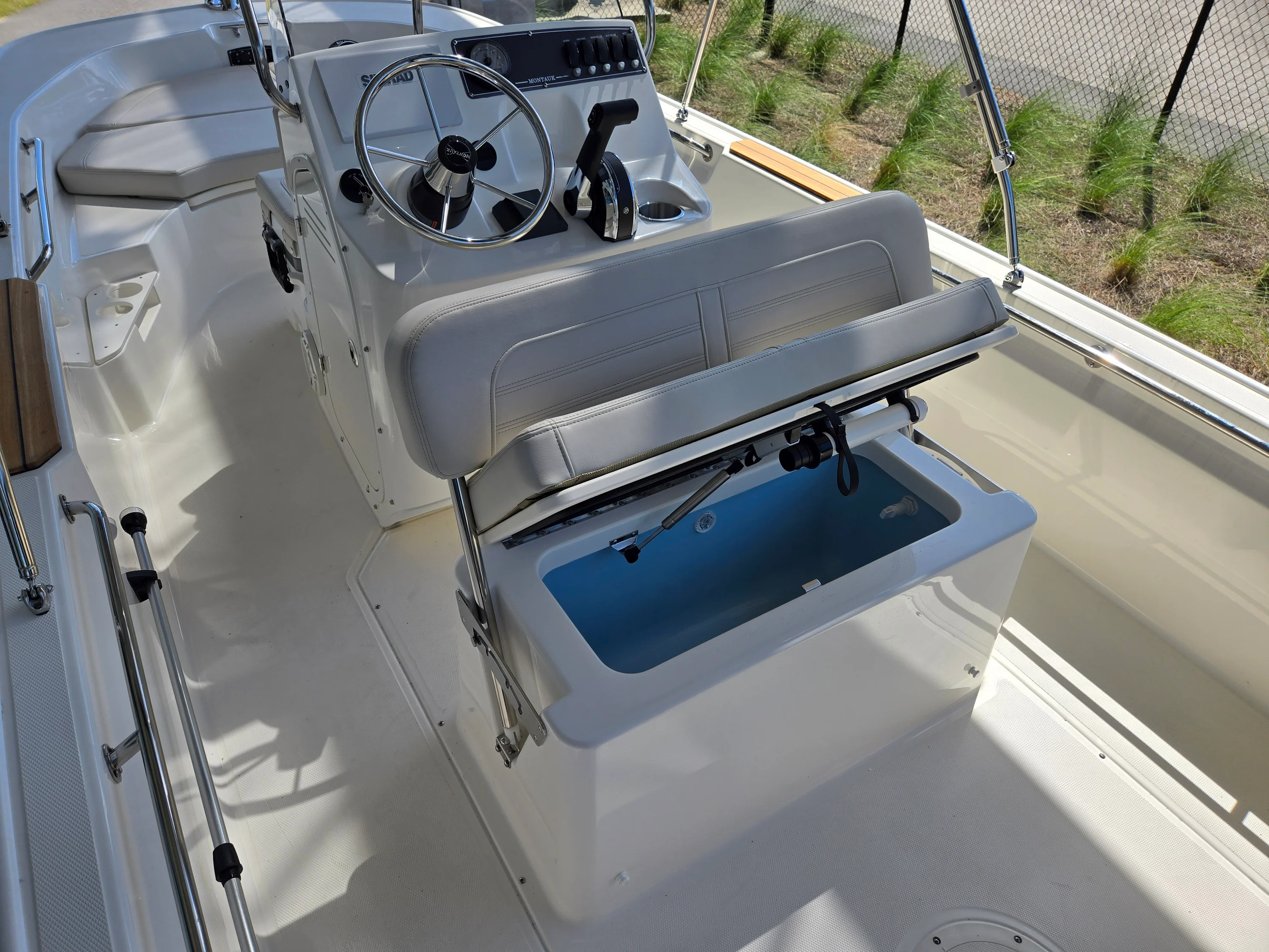 2026 Boston Whaler 170 Montauk Image Thumbnail #6
