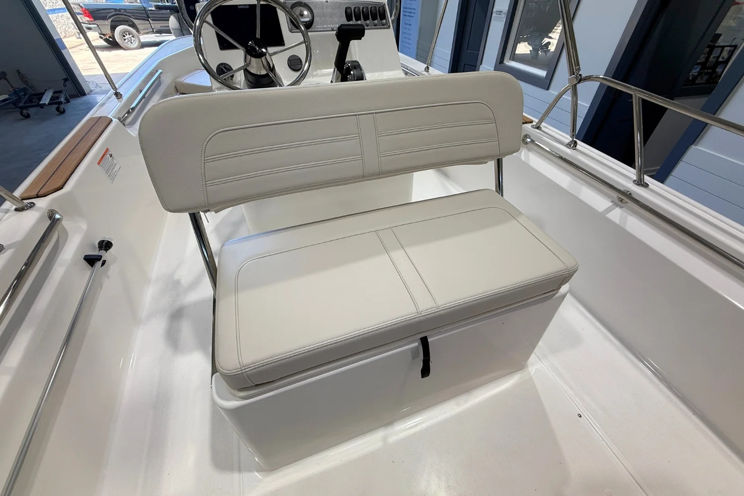 2026 Boston Whaler 170 Montauk Image Thumbnail #12