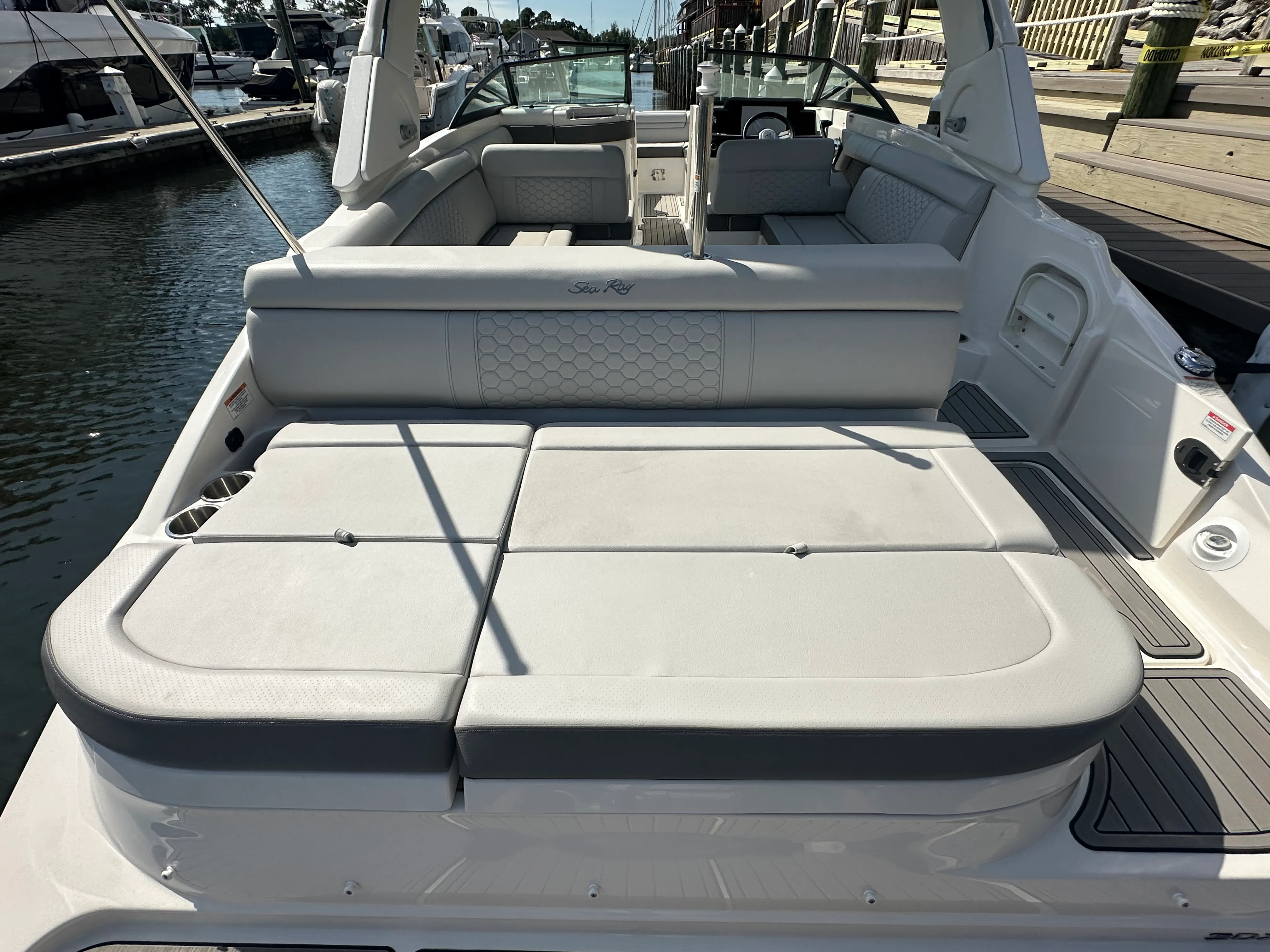 2024 Sea Ray 270 SD-OB Image Thumbnail #15