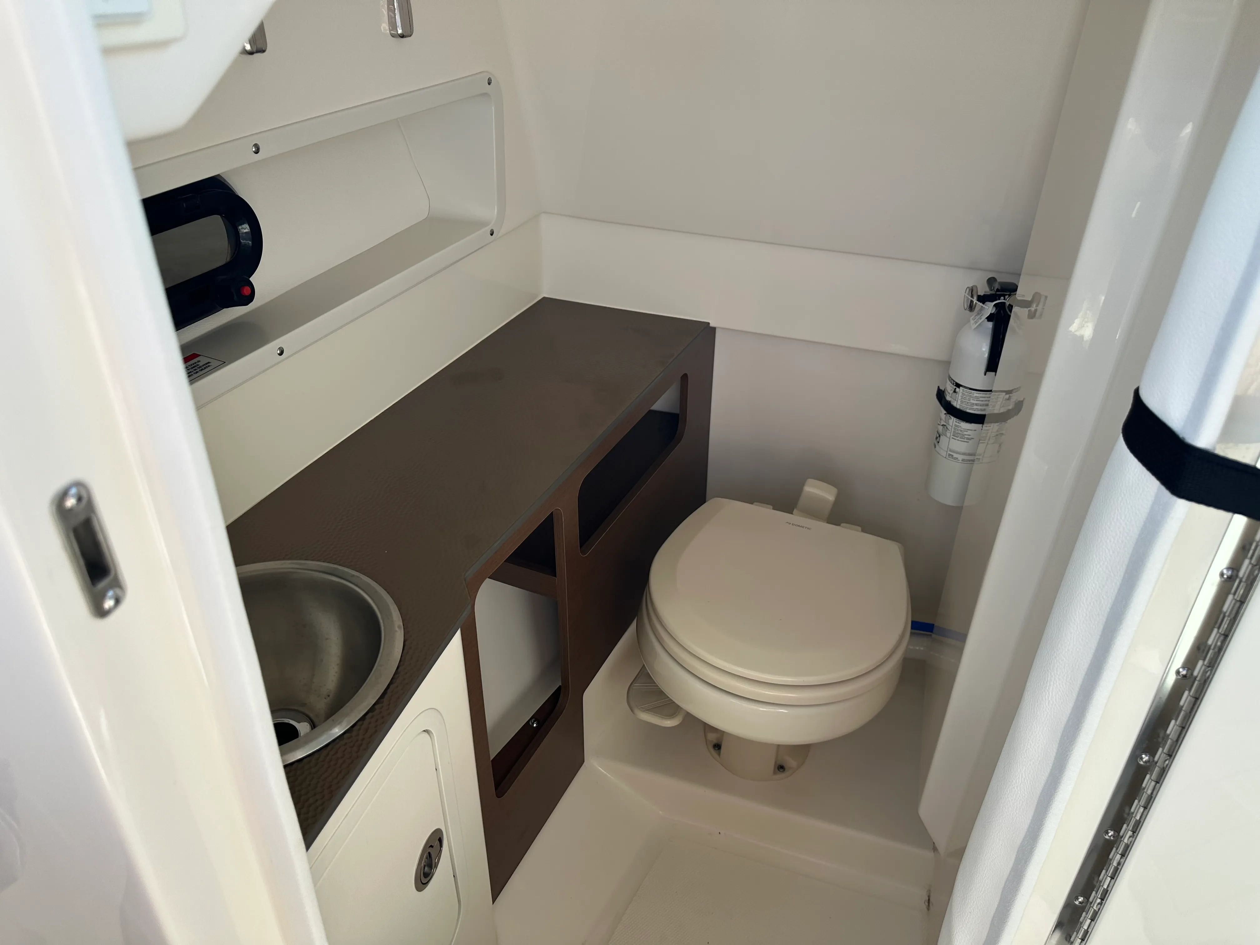 2024 Sea Ray 270 SD-OB Image Thumbnail #36