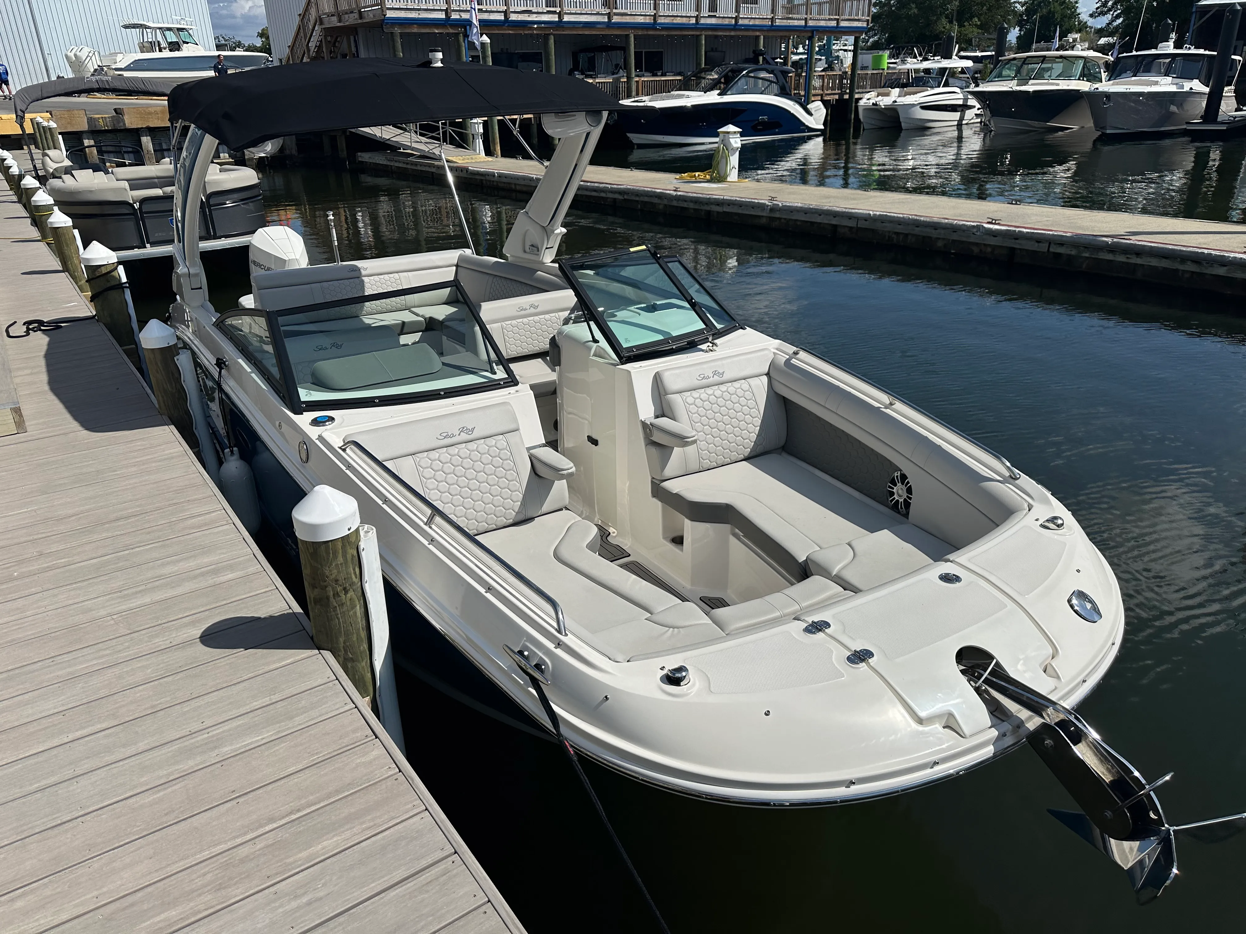 2024 Sea Ray 270 SD-OB Image Thumbnail #11