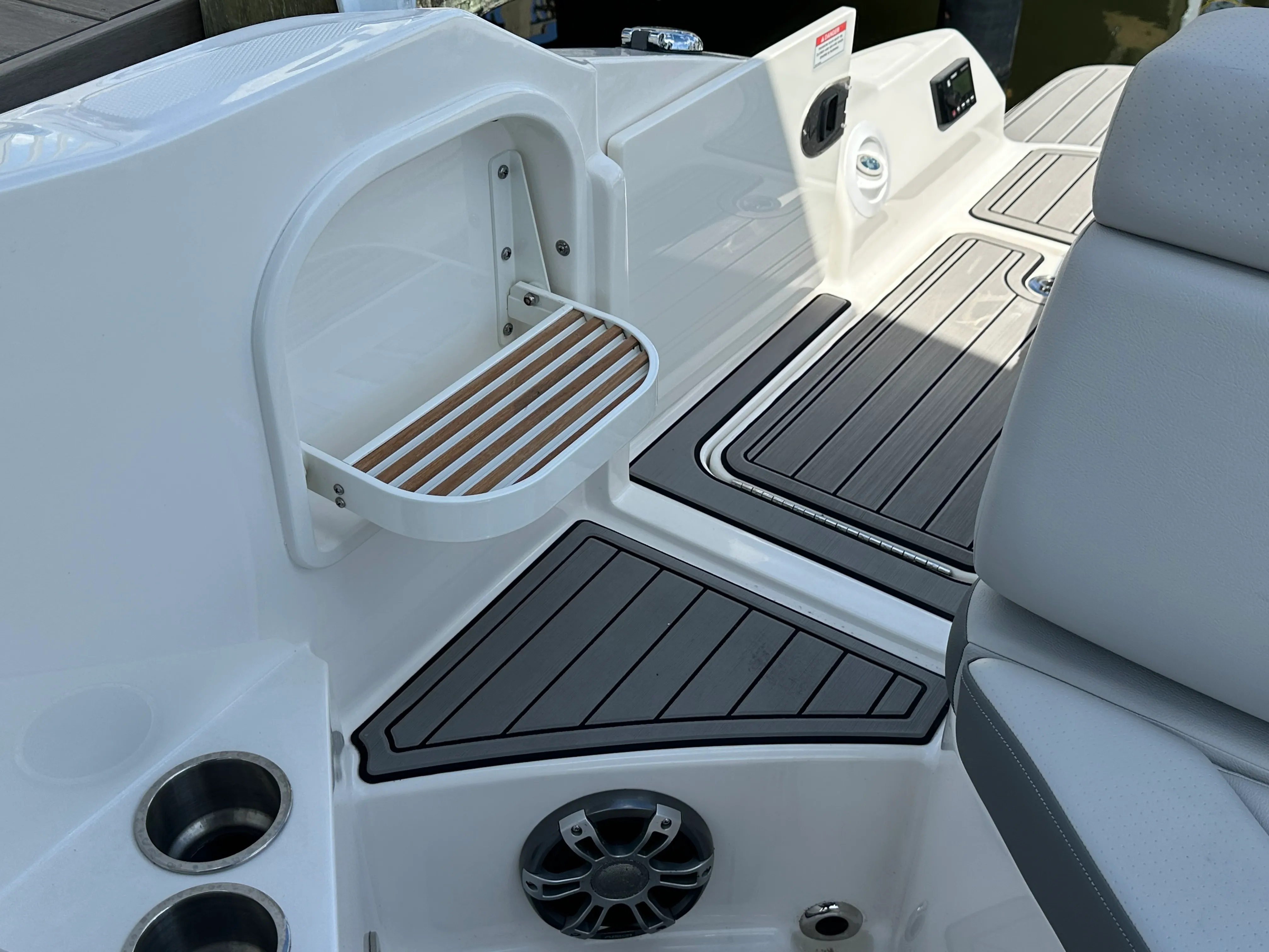 2024 Sea Ray 270 SD-OB Image Thumbnail #41