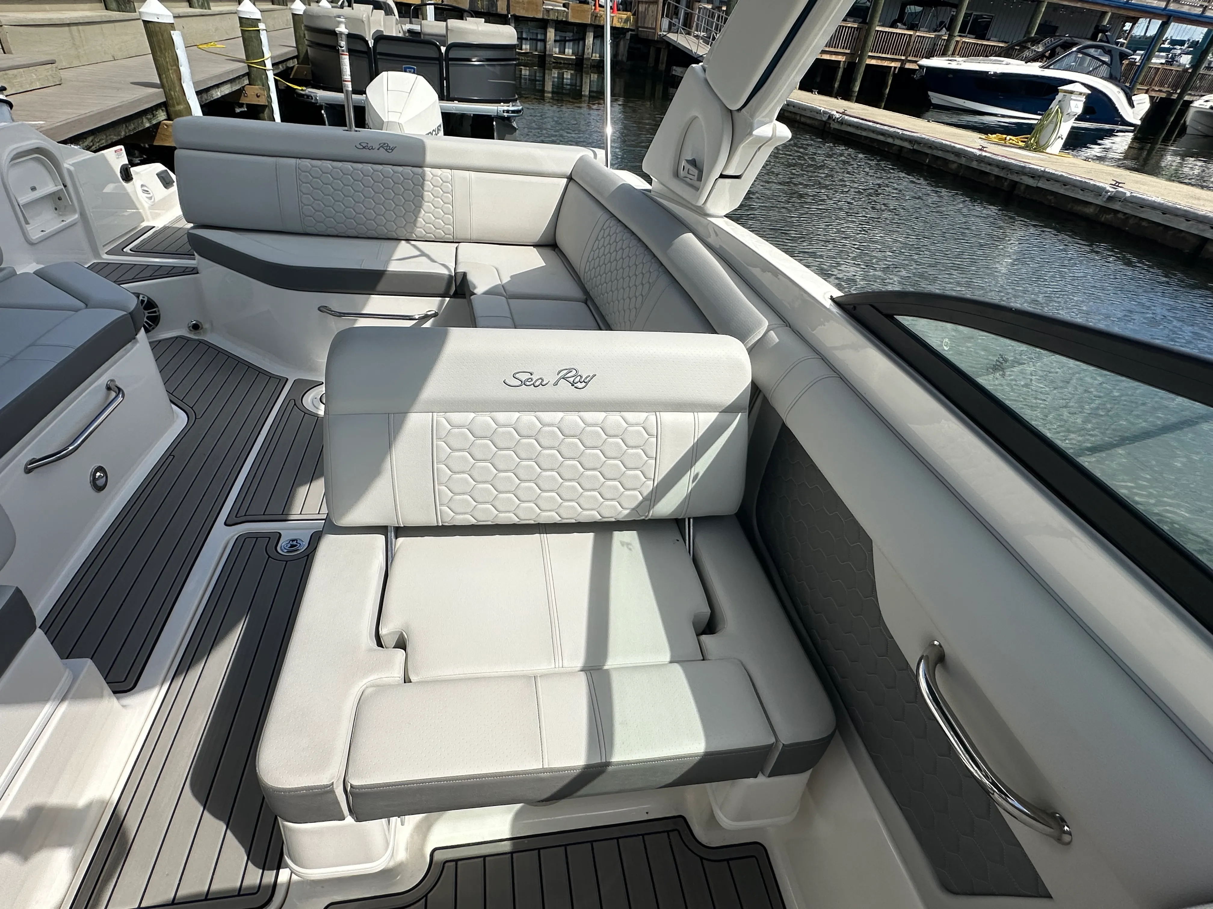 2024 Sea Ray 270 SD-OB Image Thumbnail #49