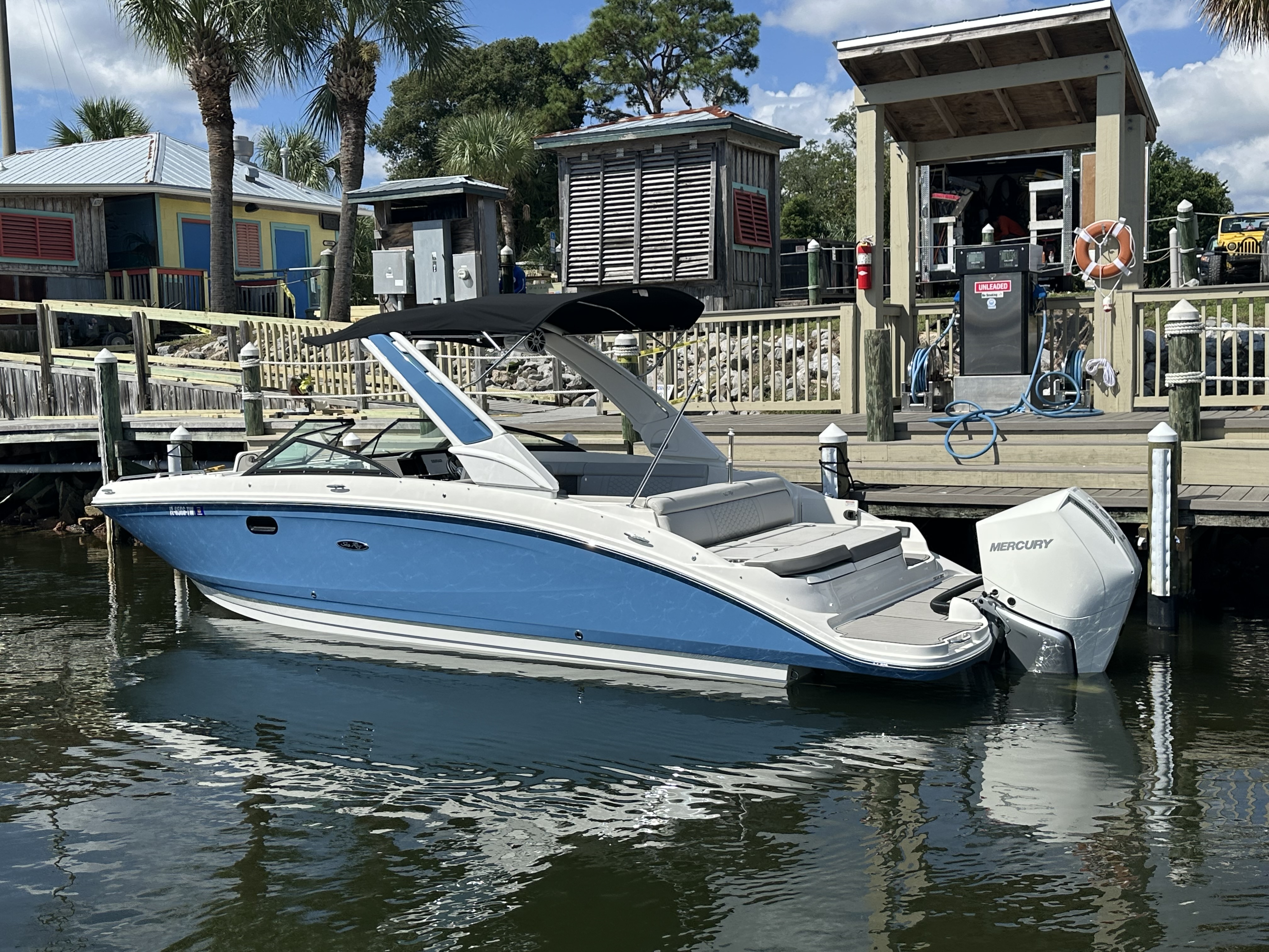 2024 Sea Ray 270 SD-OB Image Thumbnail #3