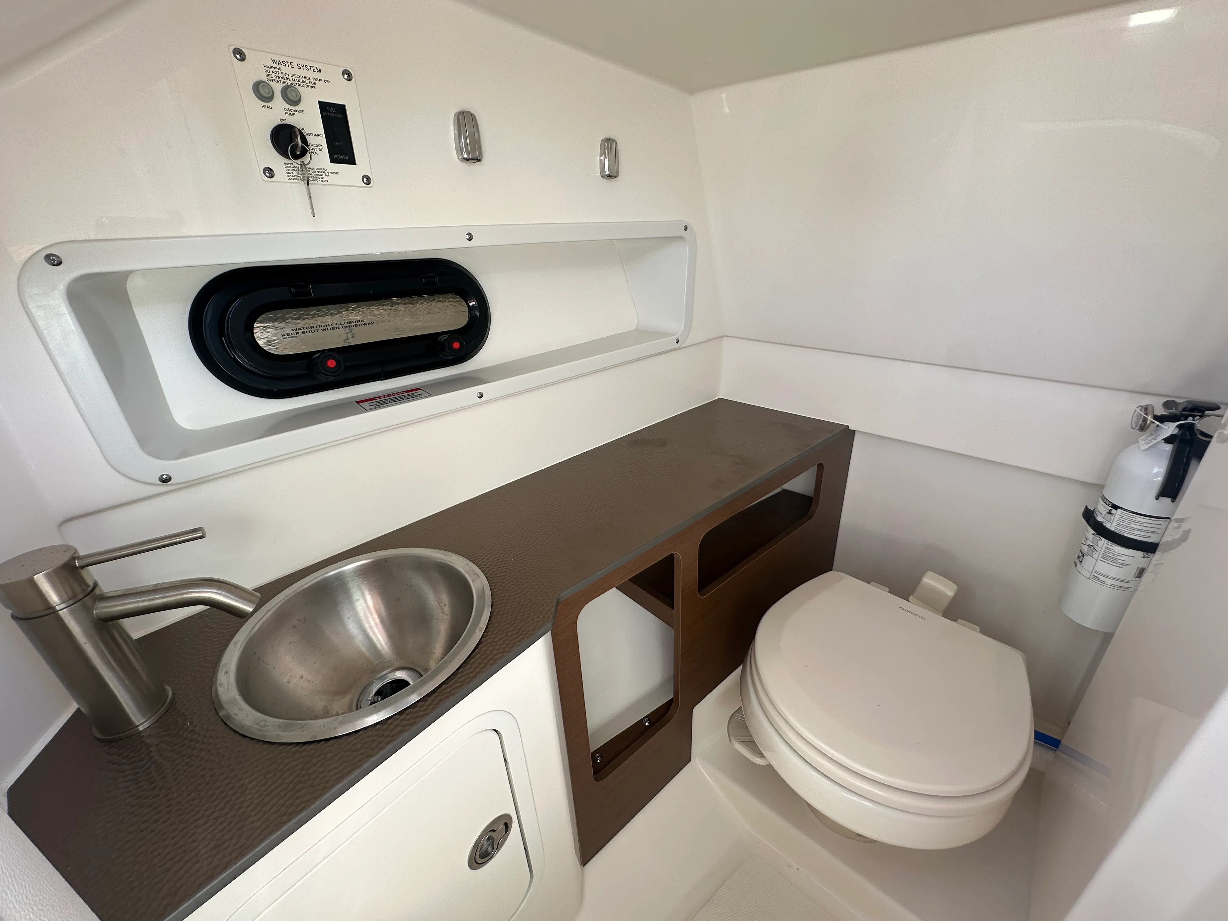 2024 Sea Ray 270 SD-OB Image Thumbnail #37