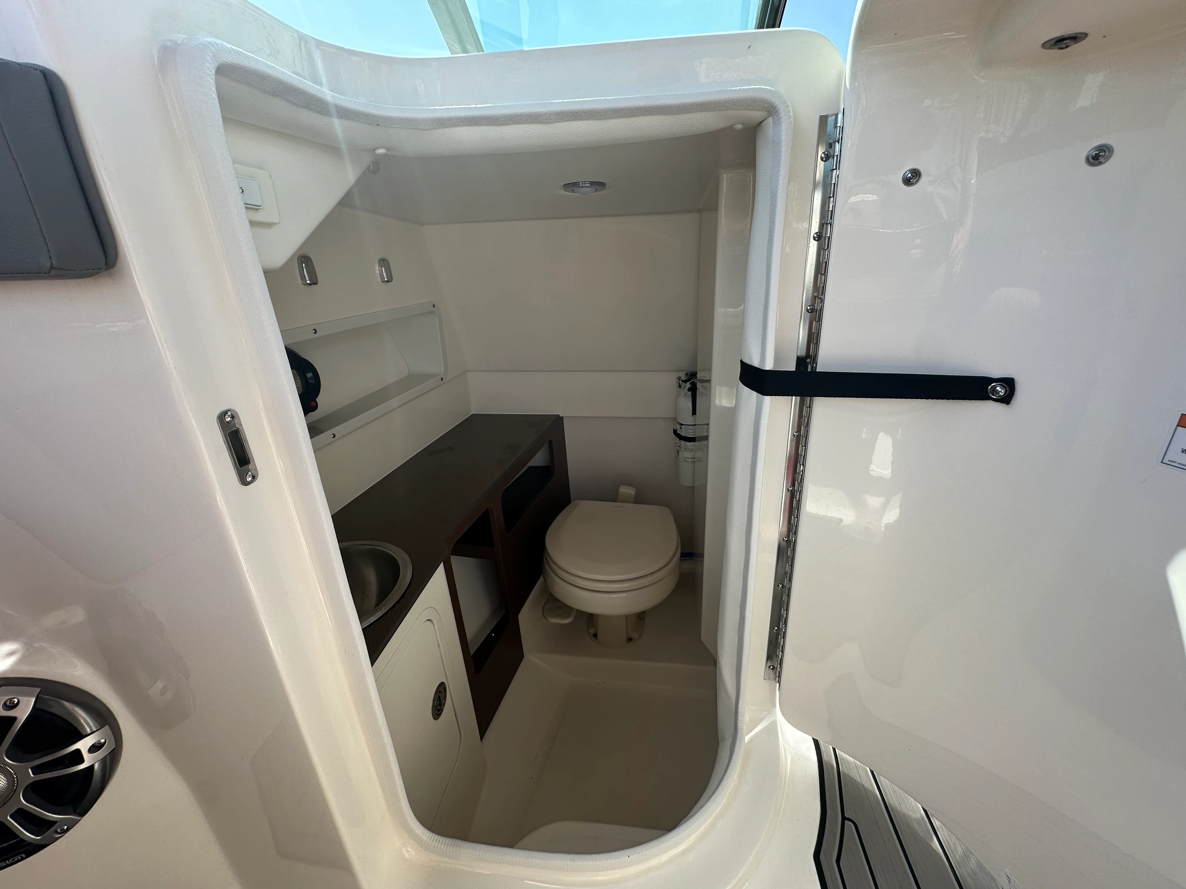 2024 Sea Ray 270 SD-OB Image Thumbnail #35