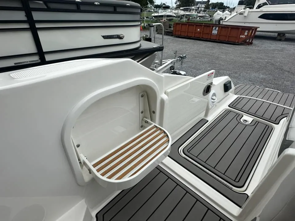 2024 Sea Ray 270 SD-OB Image Thumbnail #15
