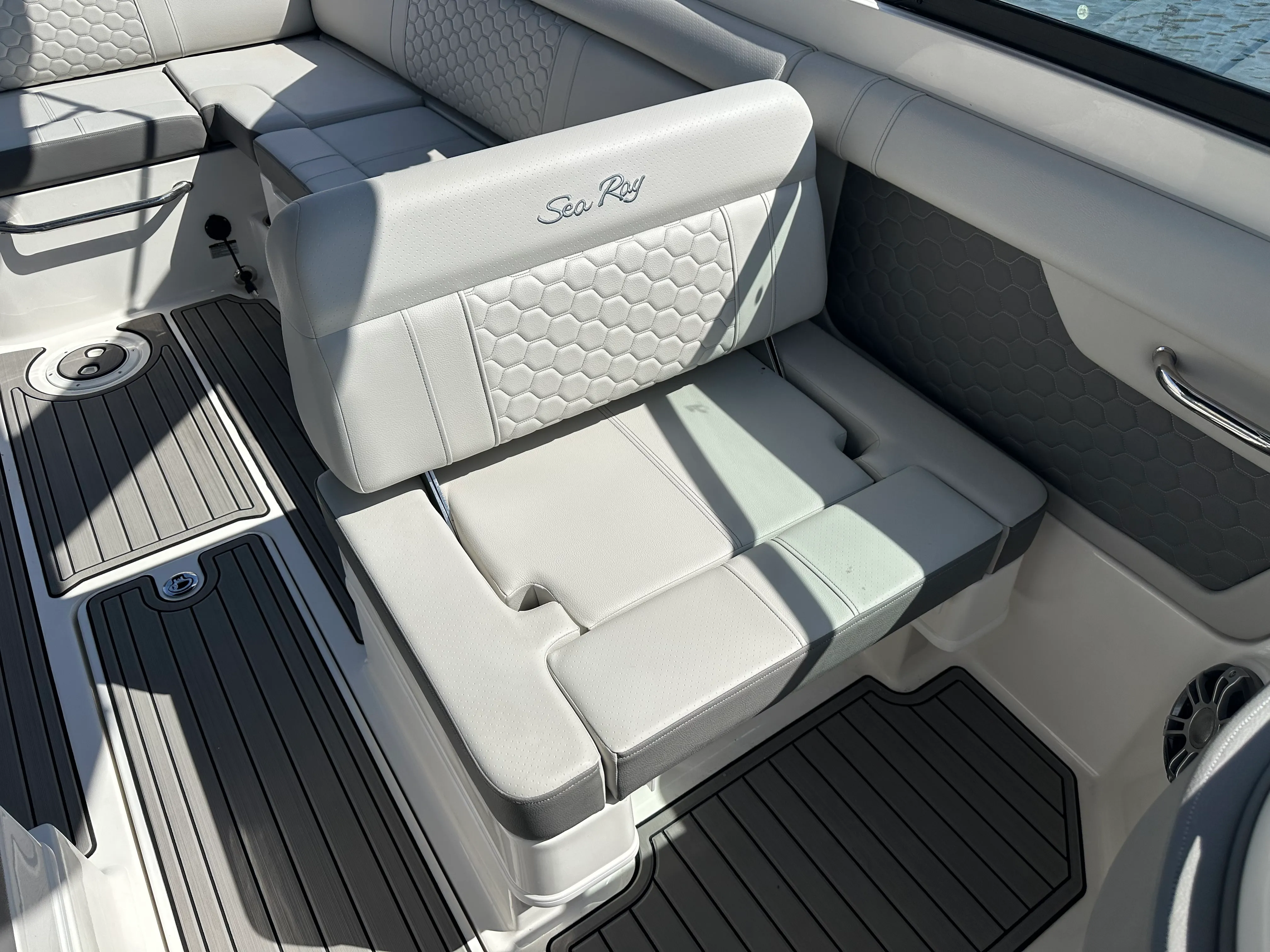 2024 Sea Ray 270 SD-OB Image Thumbnail #22