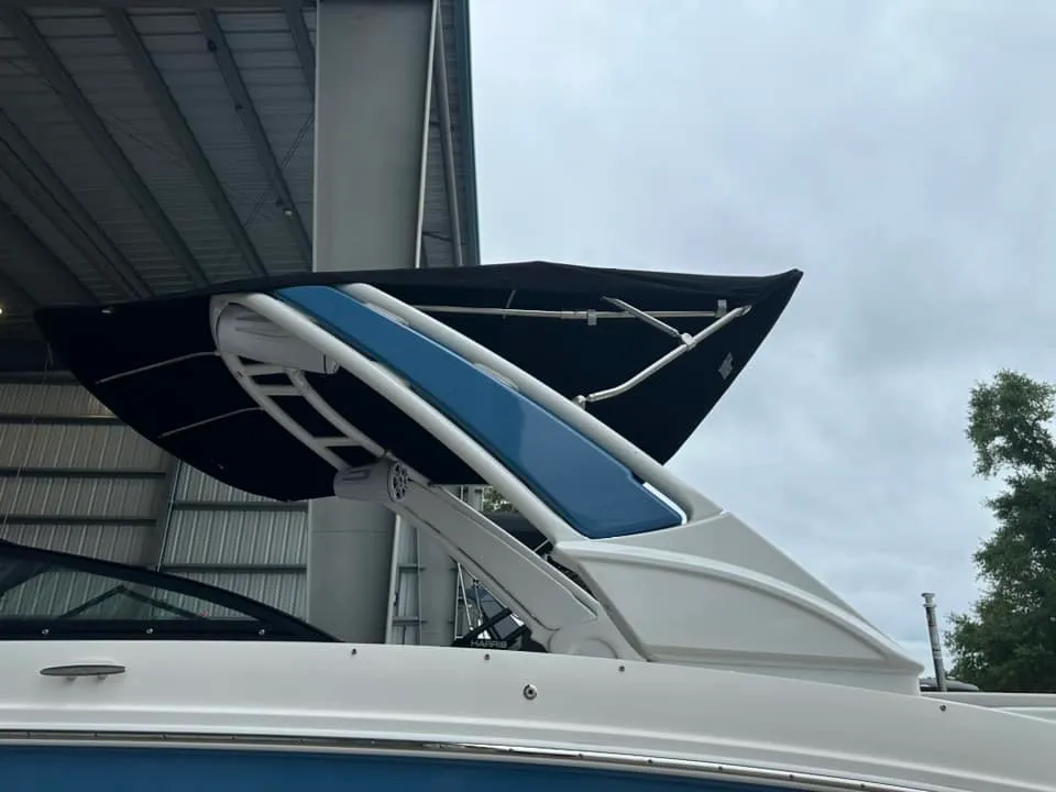 2024 Sea Ray 270 SD-OB Image Thumbnail #2