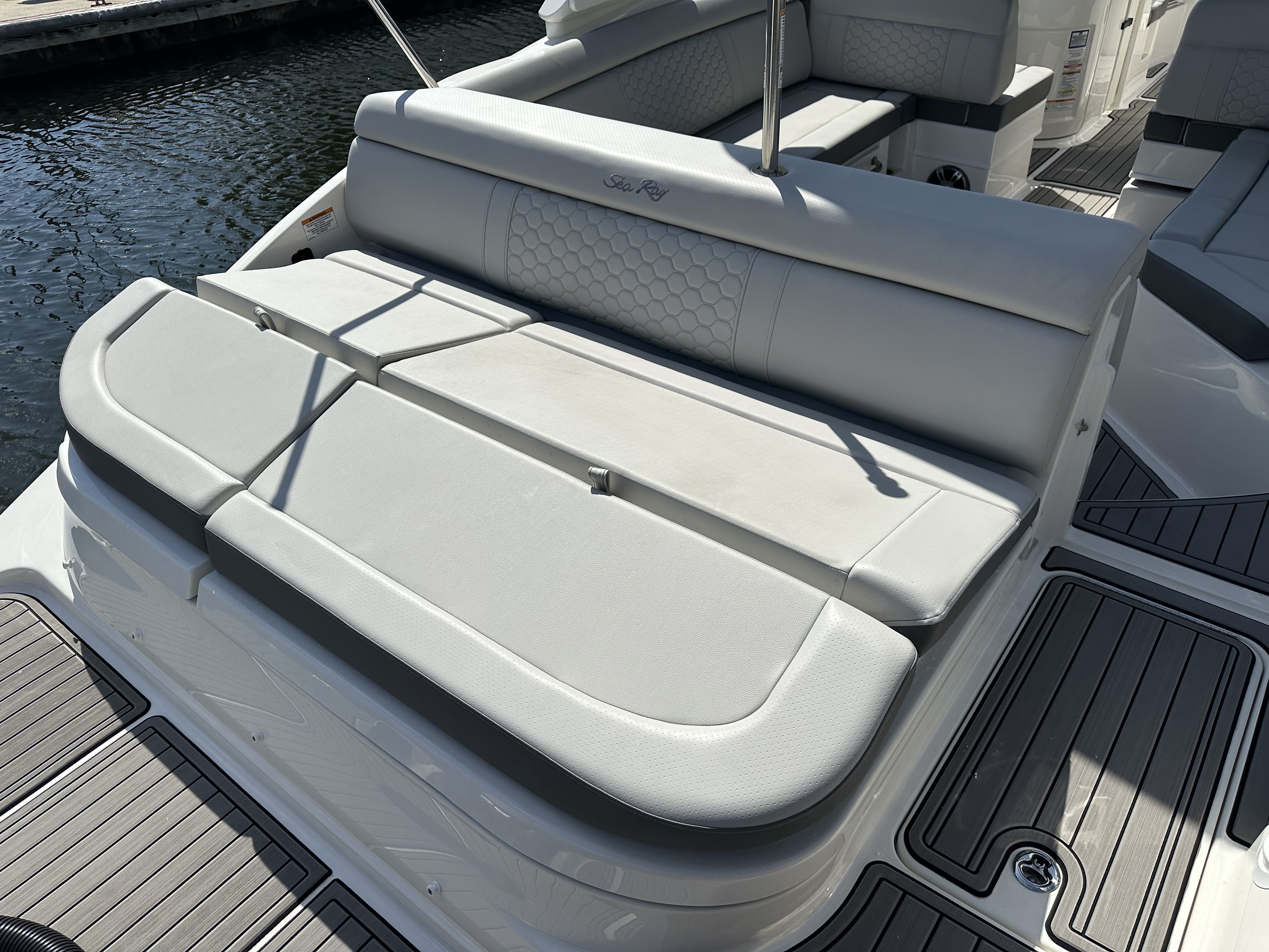 2024 Sea Ray 270 SD-OB Image Thumbnail #17