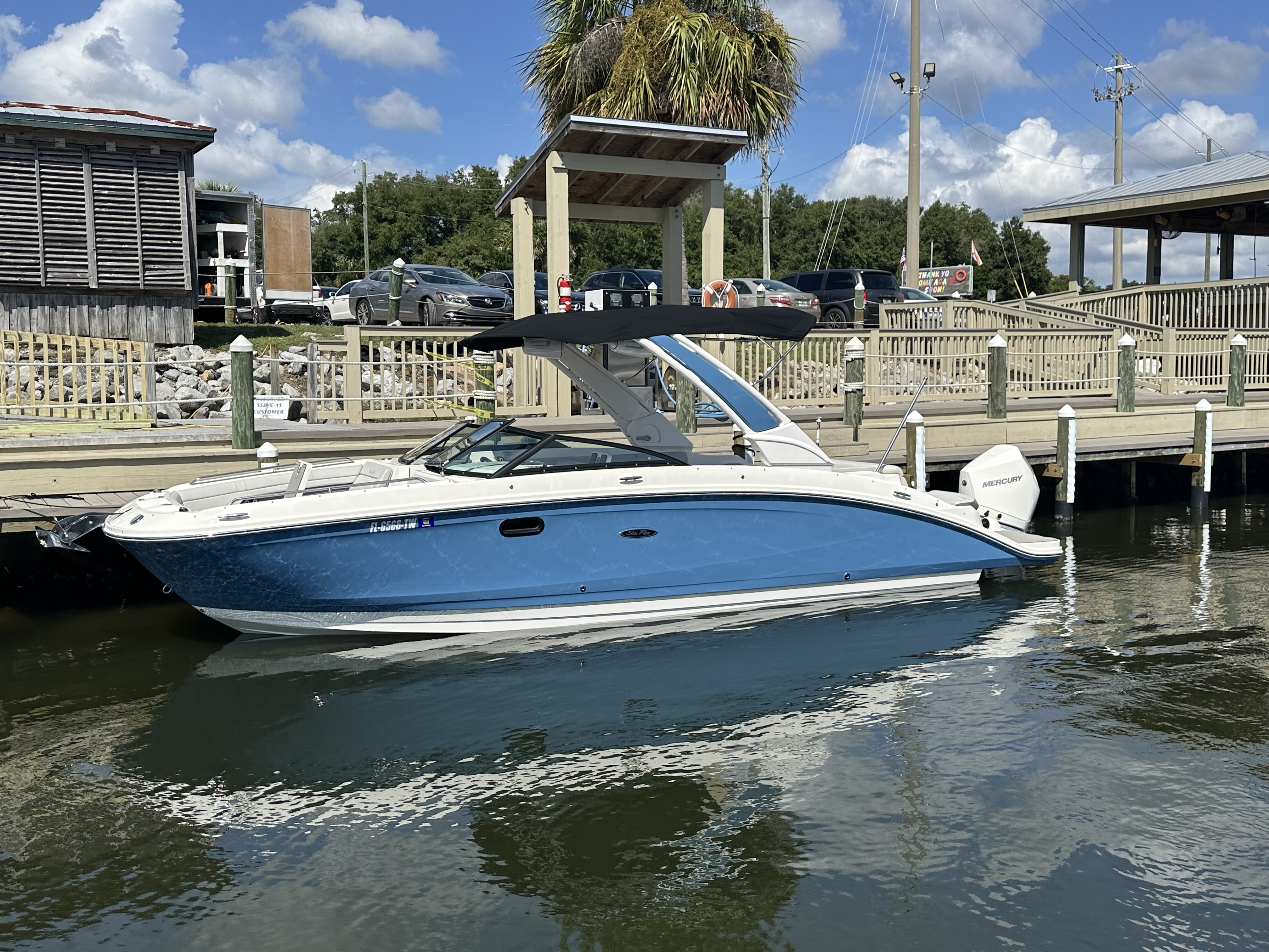 2024 Sea Ray 270 SD-OB Image Thumbnail #4