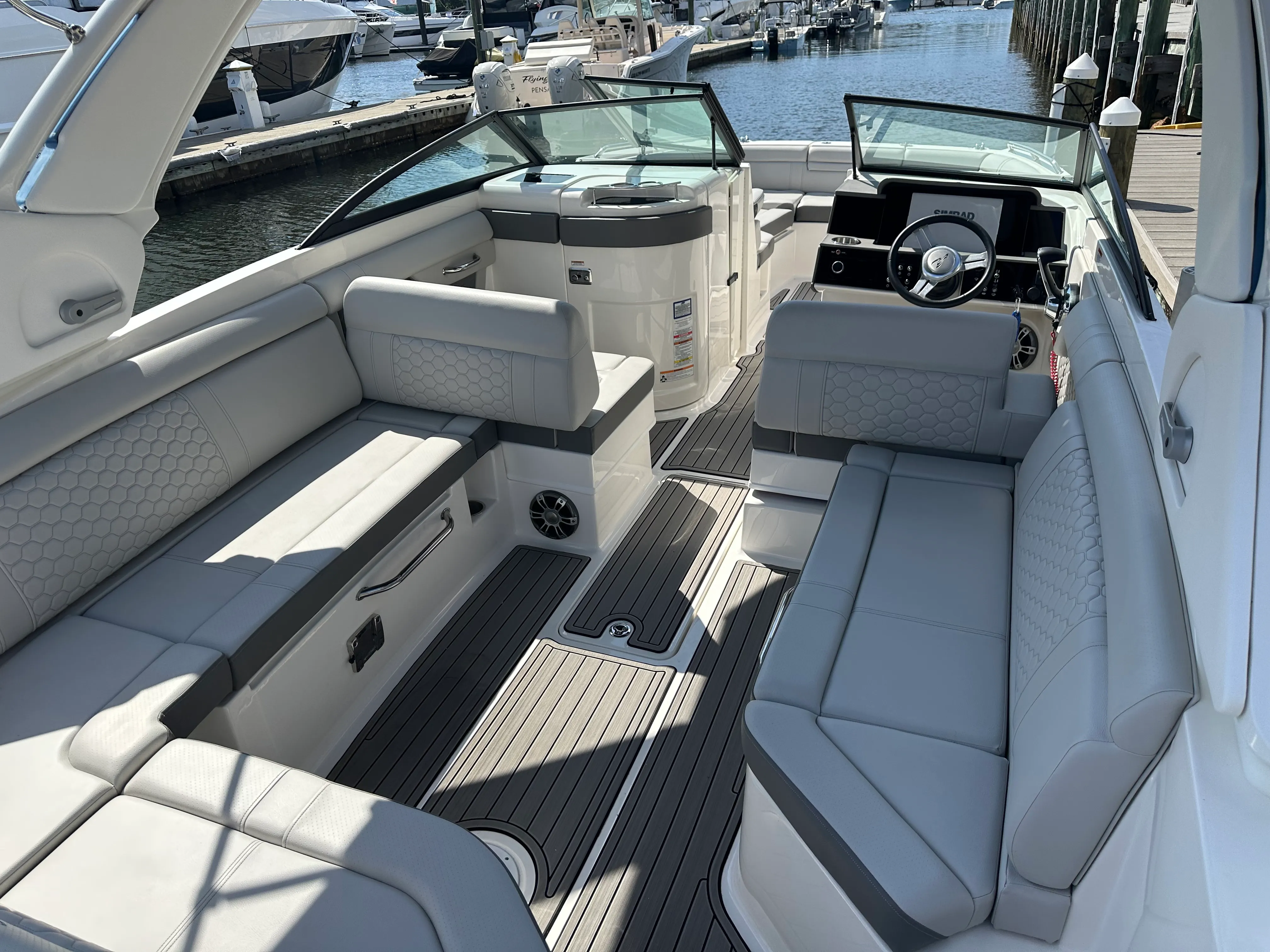 2024 Sea Ray 270 SD-OB Image Thumbnail #18