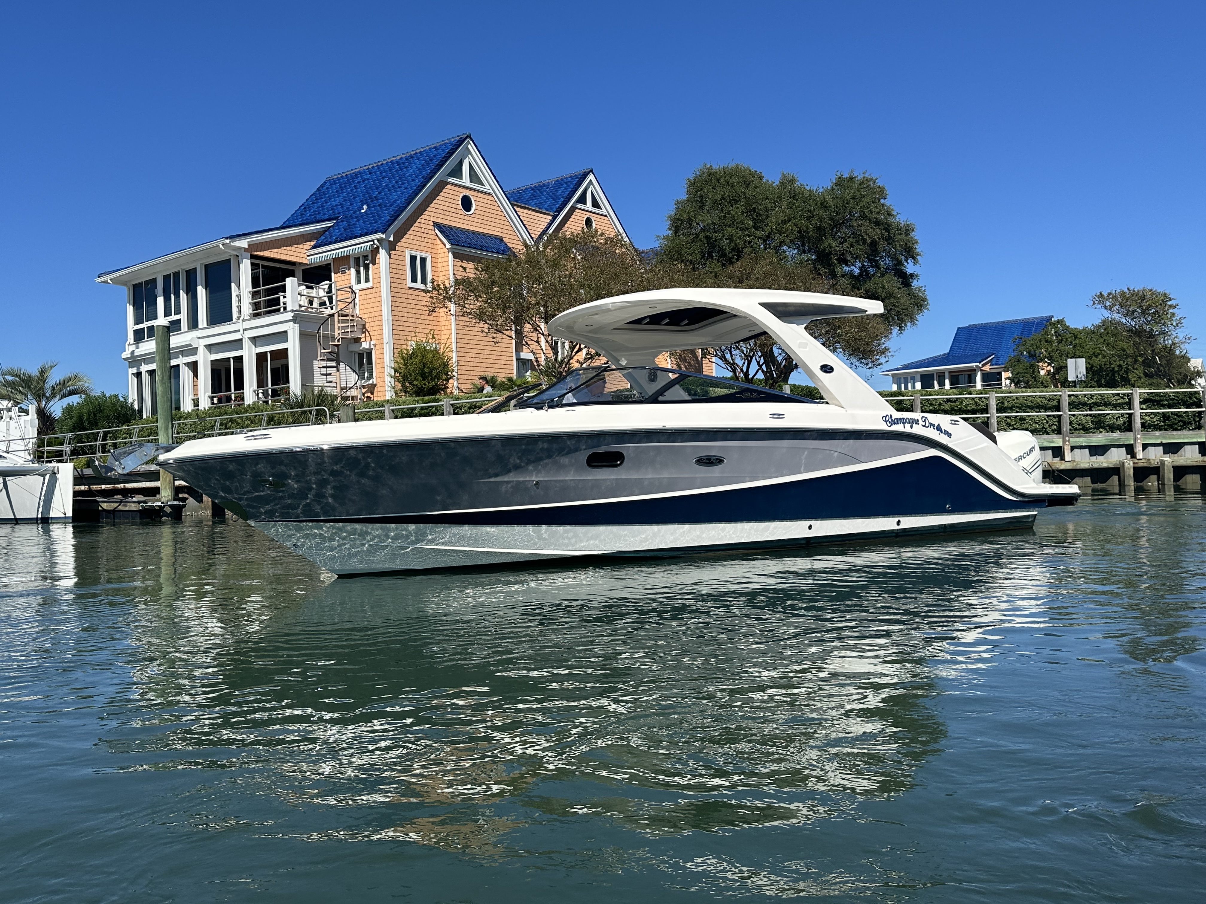 2018 Sea Ray 310 SLX OUTBOARD Image Thumbnail #2