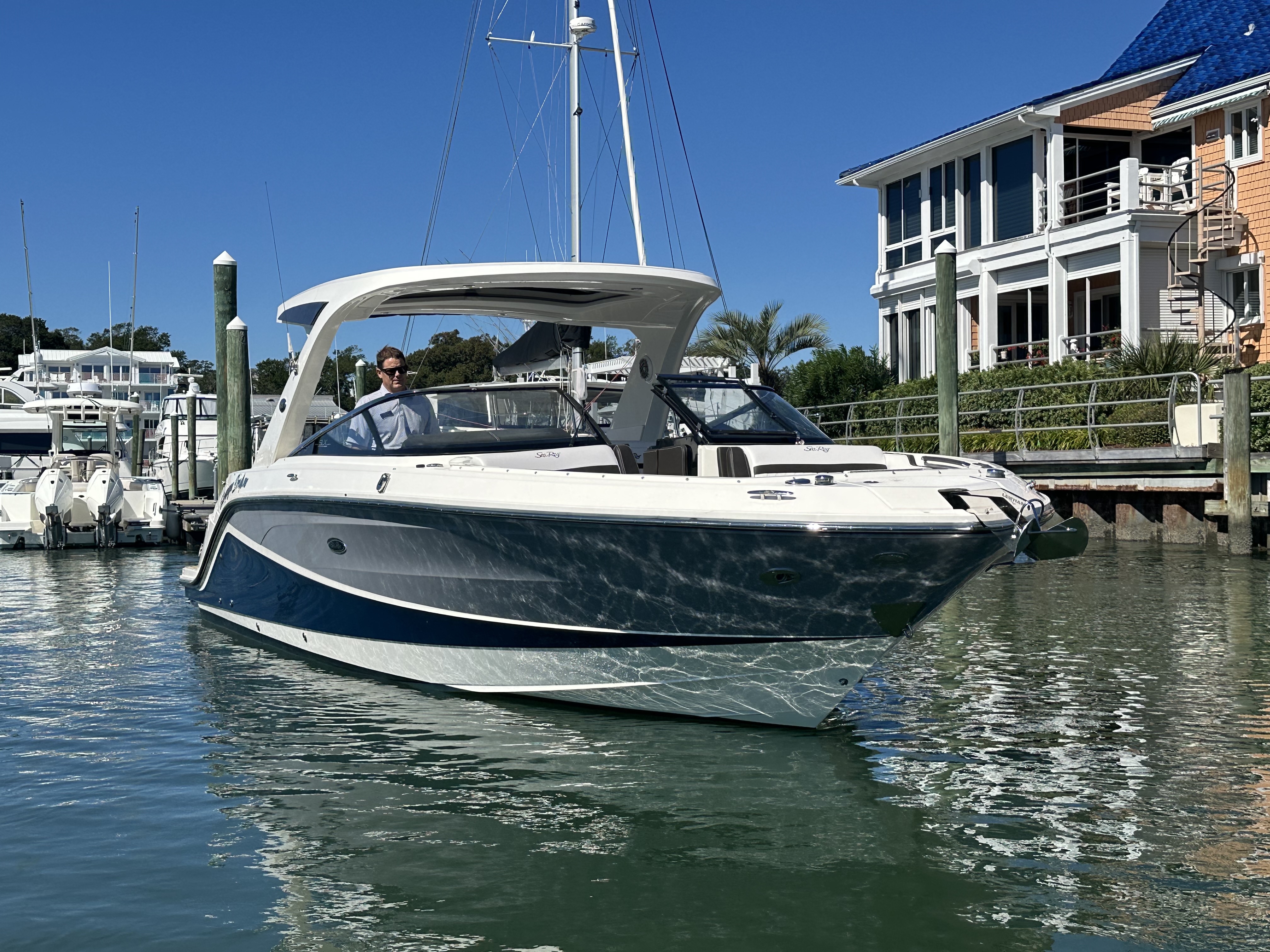 2018 Sea Ray 310 SLX OUTBOARD Image Thumbnail #1