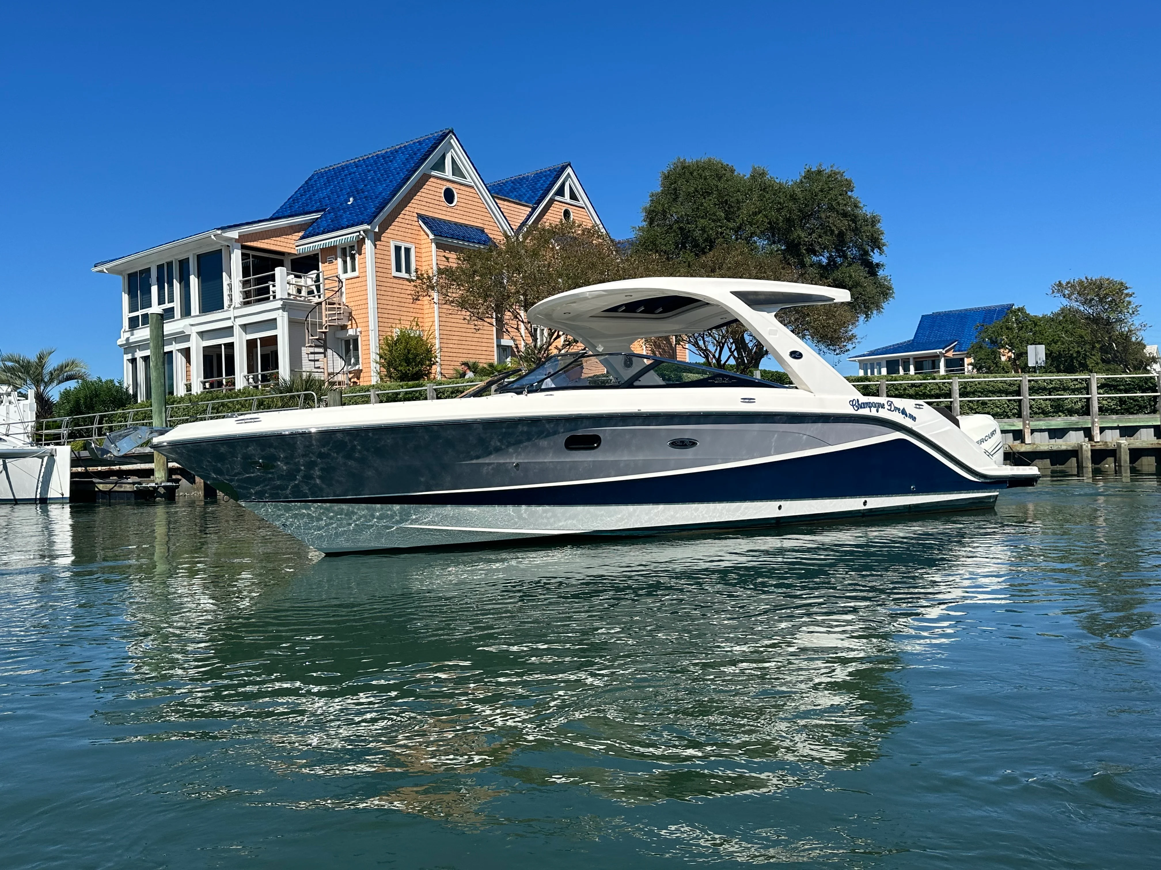 2018 Sea Ray 310 SLX OUTBOARD Image Thumbnail #2