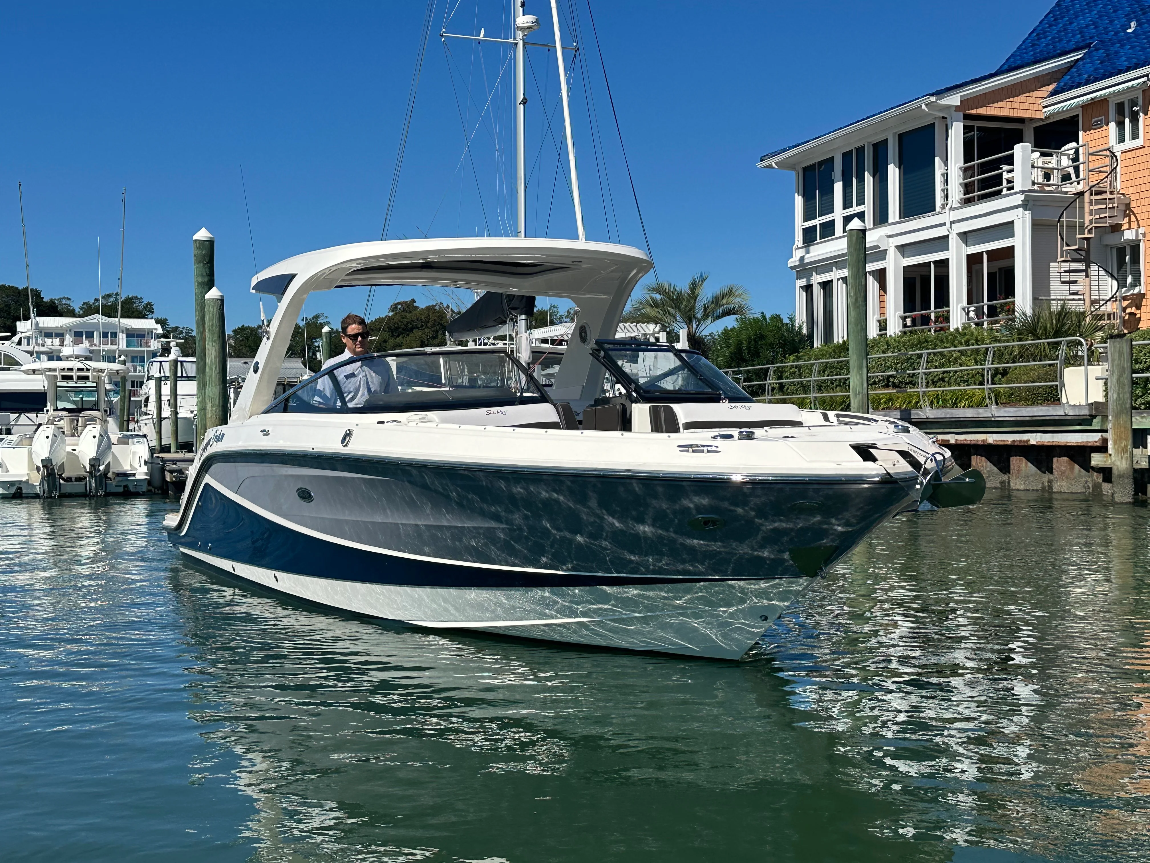 2018 Sea Ray 310 SLX OUTBOARD Image Thumbnail #1