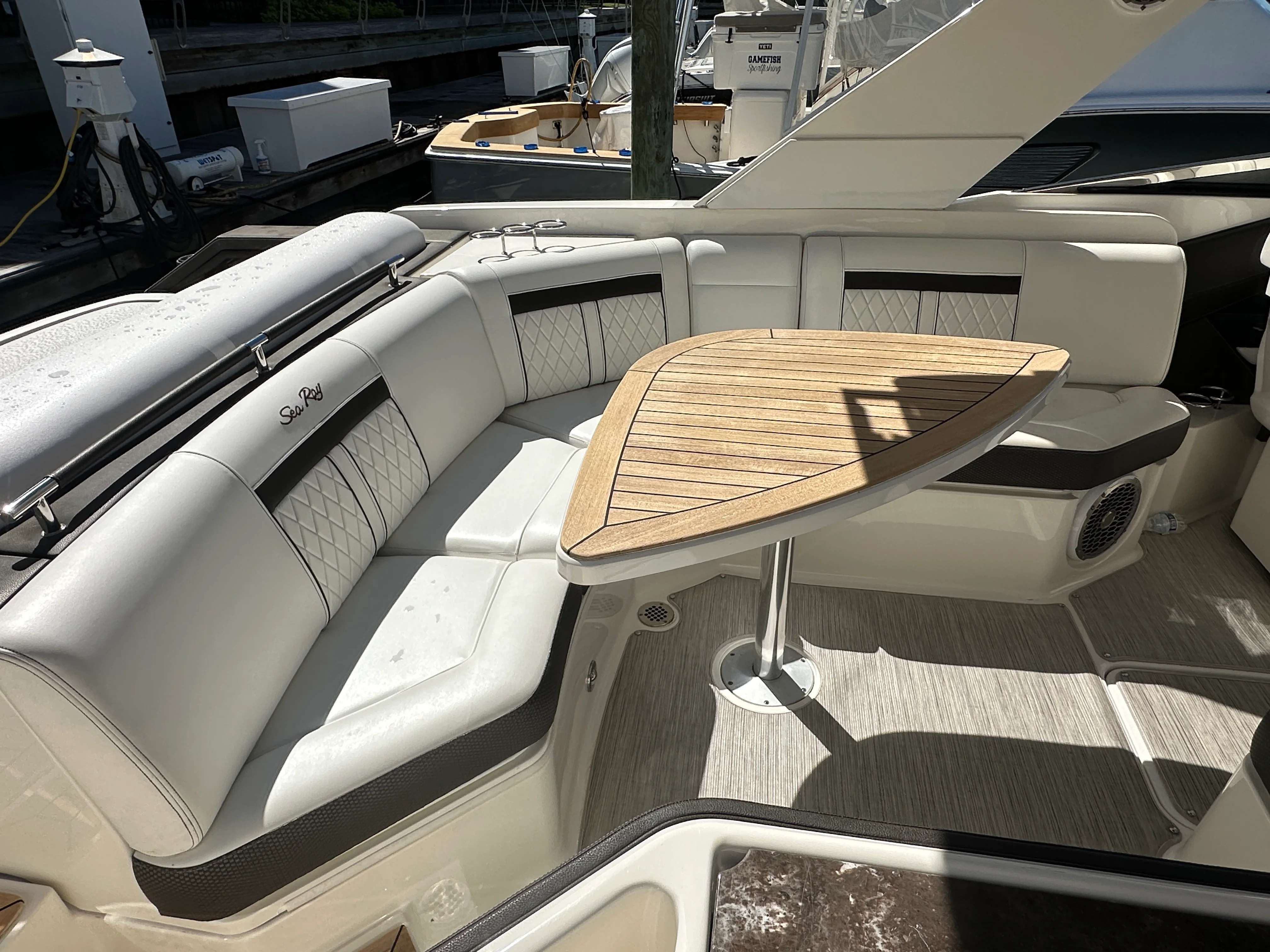 2018 Sea Ray 310 SLX OUTBOARD Image Thumbnail #7