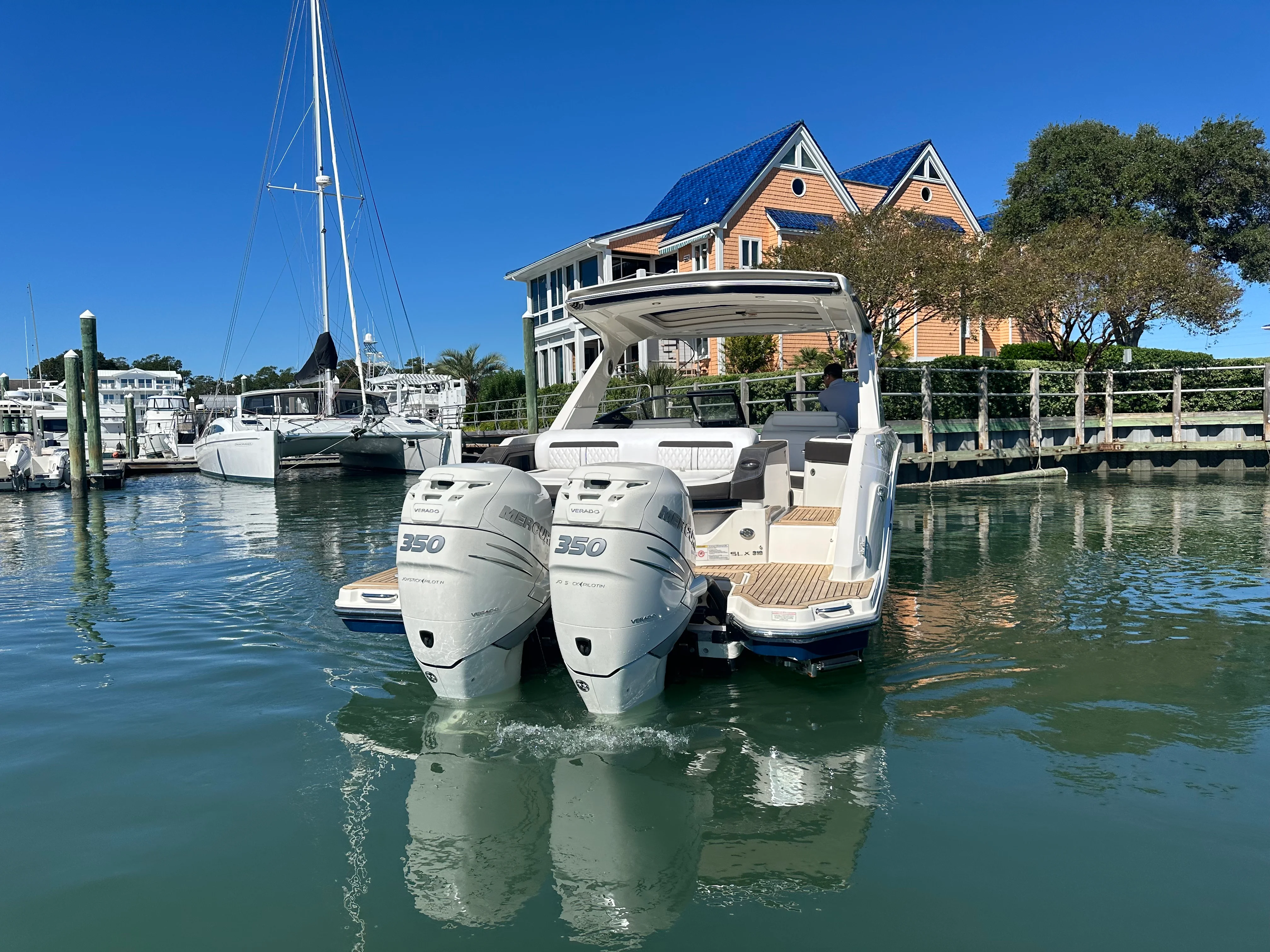 2018 Sea Ray 310 SLX OUTBOARD Image Thumbnail #3