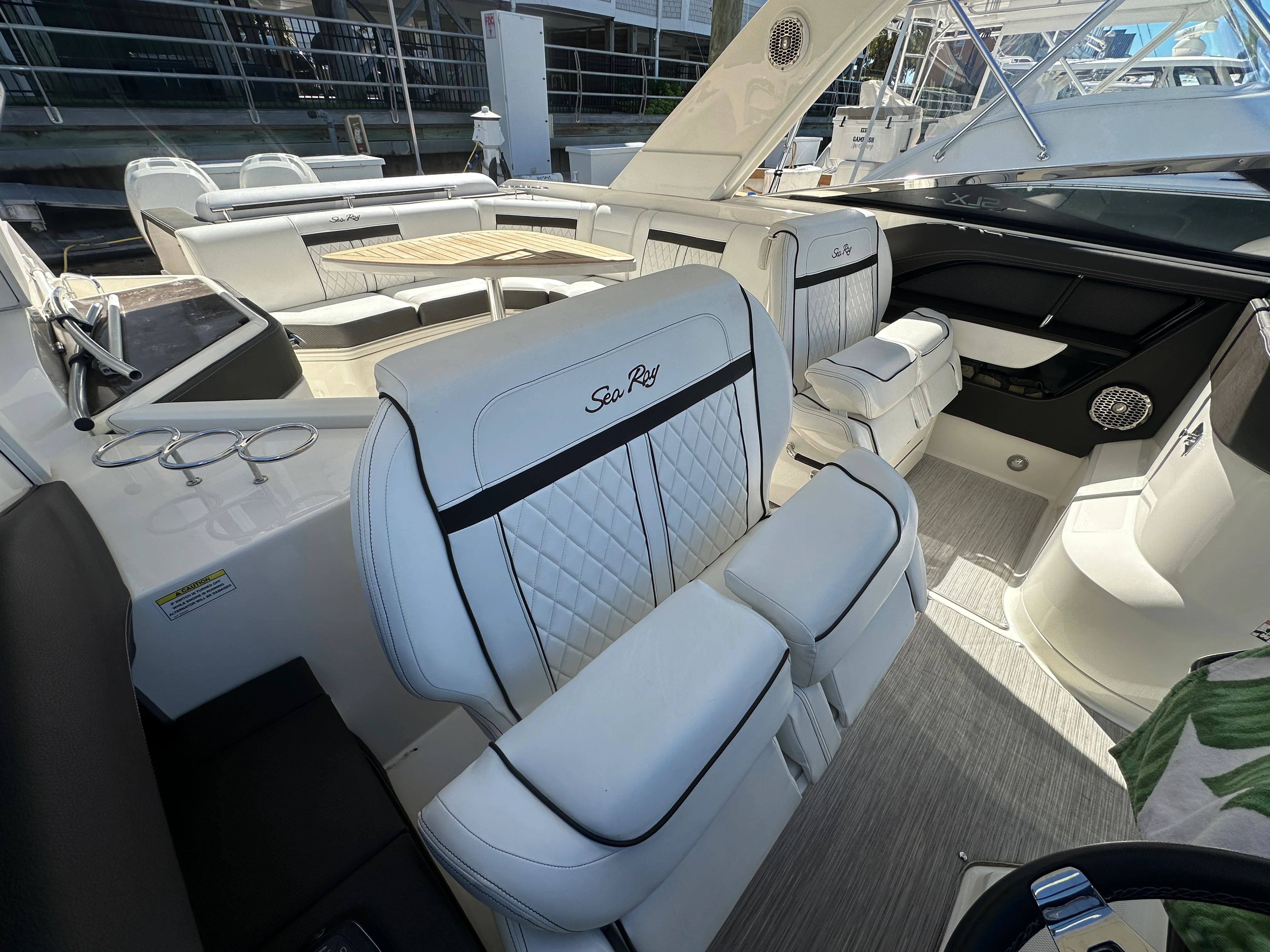 2018 Sea Ray 310 SLX OUTBOARD Image Thumbnail #9