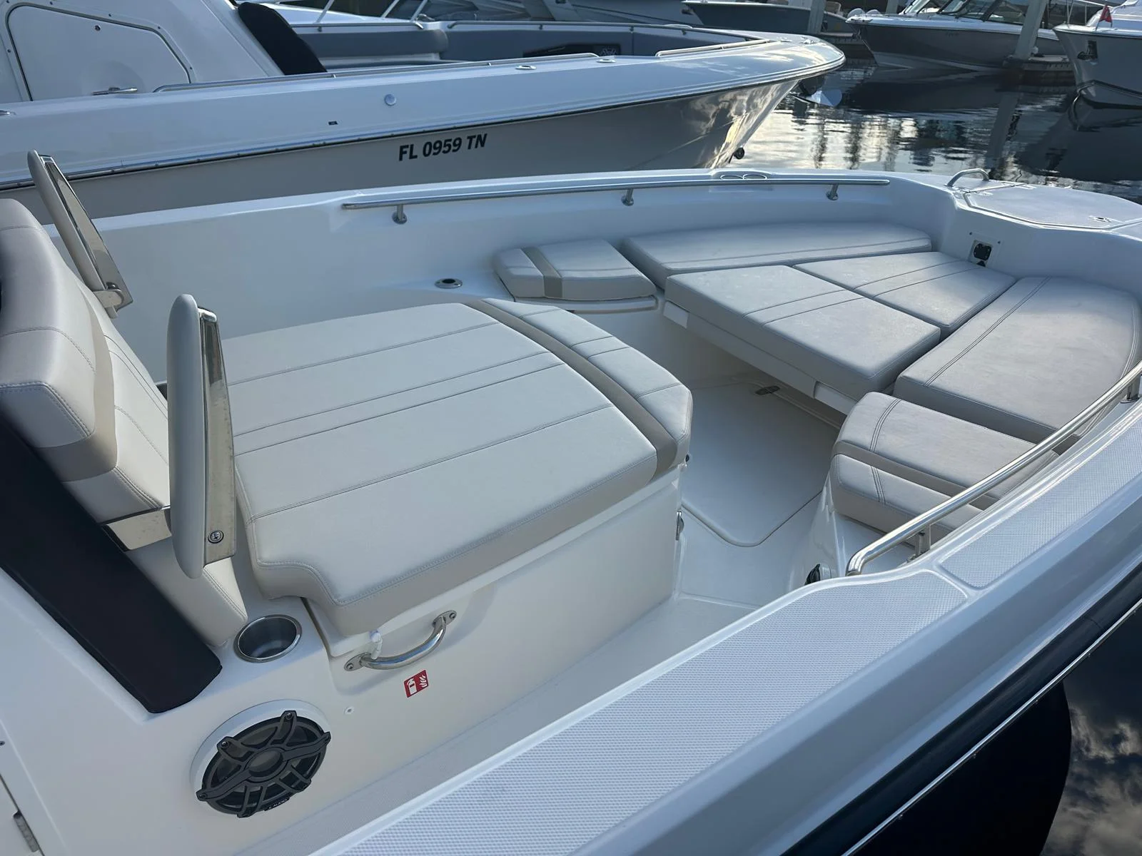 2026 Boston Whaler 280 Dauntless Image Thumbnail #12