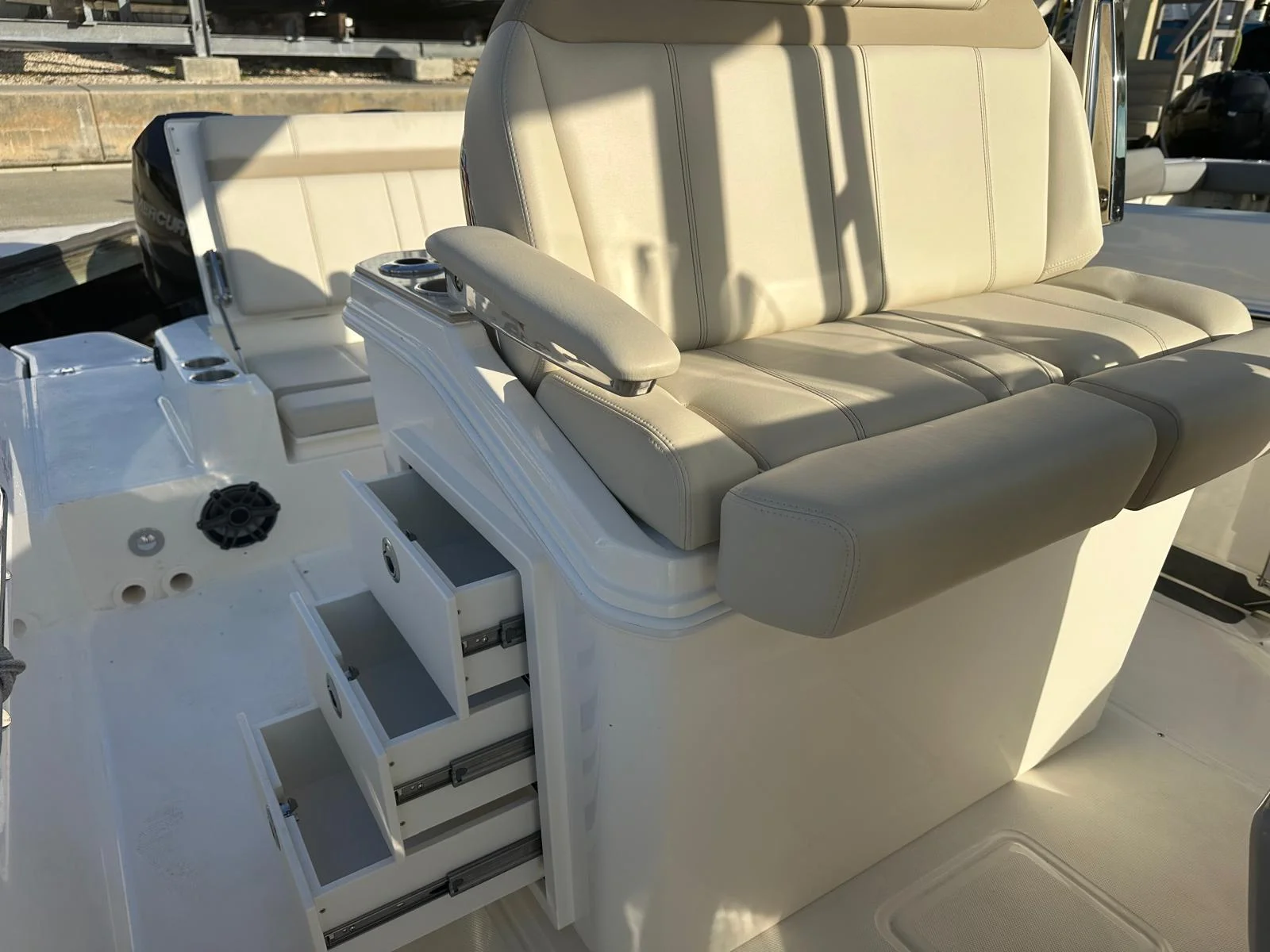 2026 Boston Whaler 280 Dauntless Image Thumbnail #18