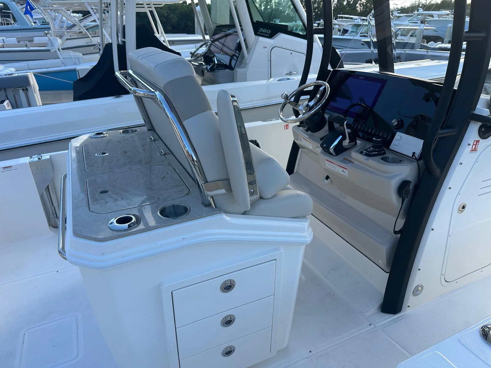 2026 Boston Whaler 280 Dauntless Image Thumbnail #14