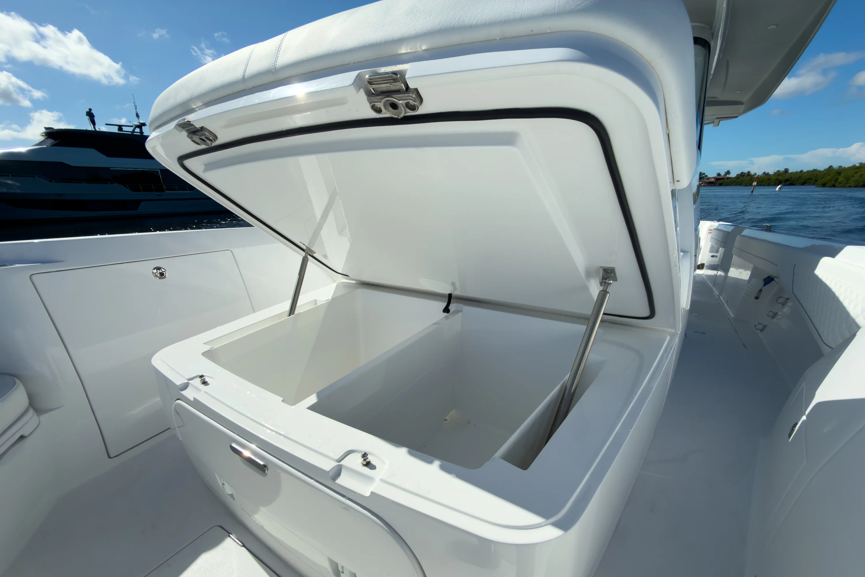 2026 Intrepid 43 NOMAD SE Image Thumbnail #17