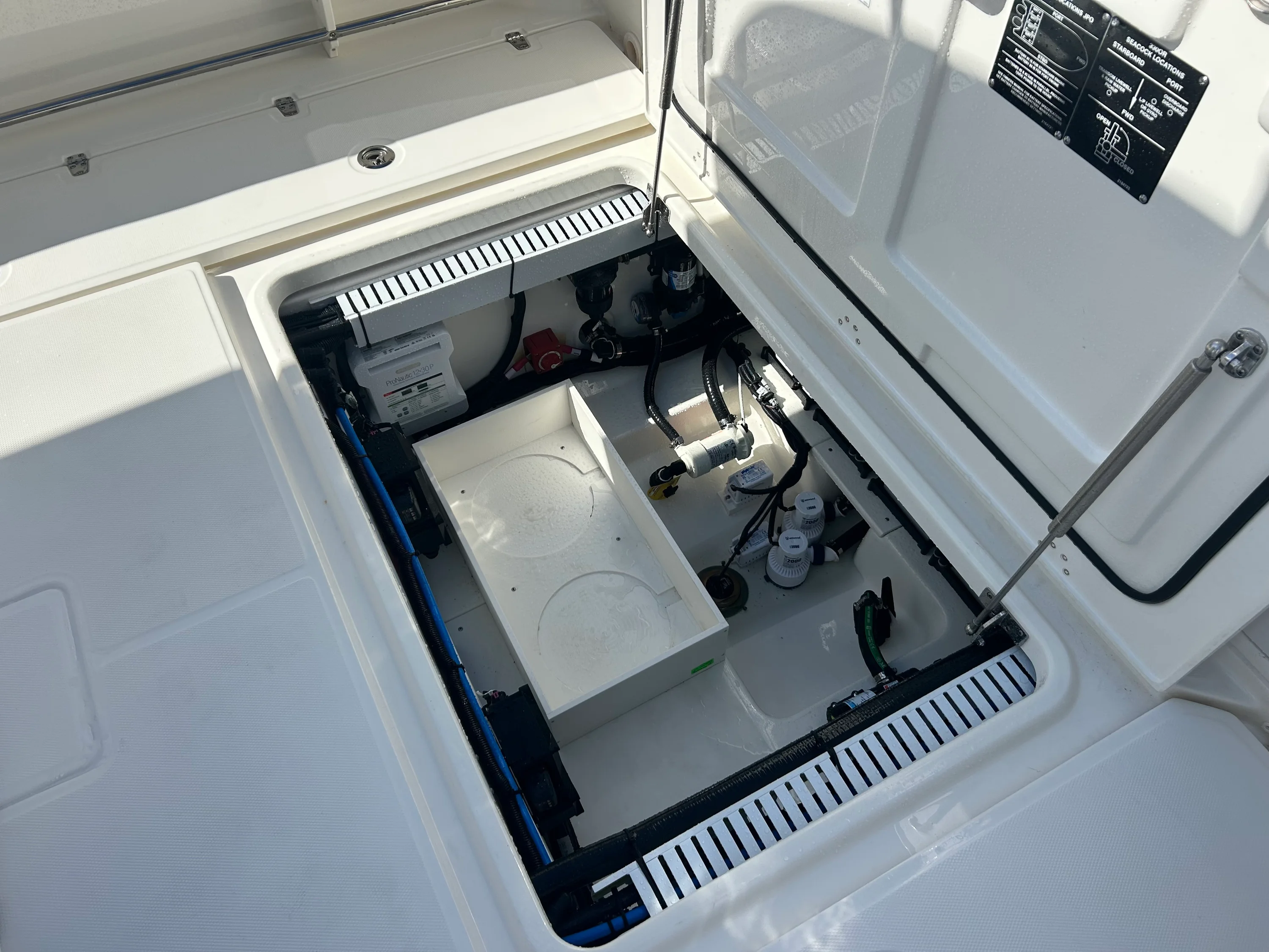 2026 Boston Whaler 330 Outrage Image Thumbnail #20