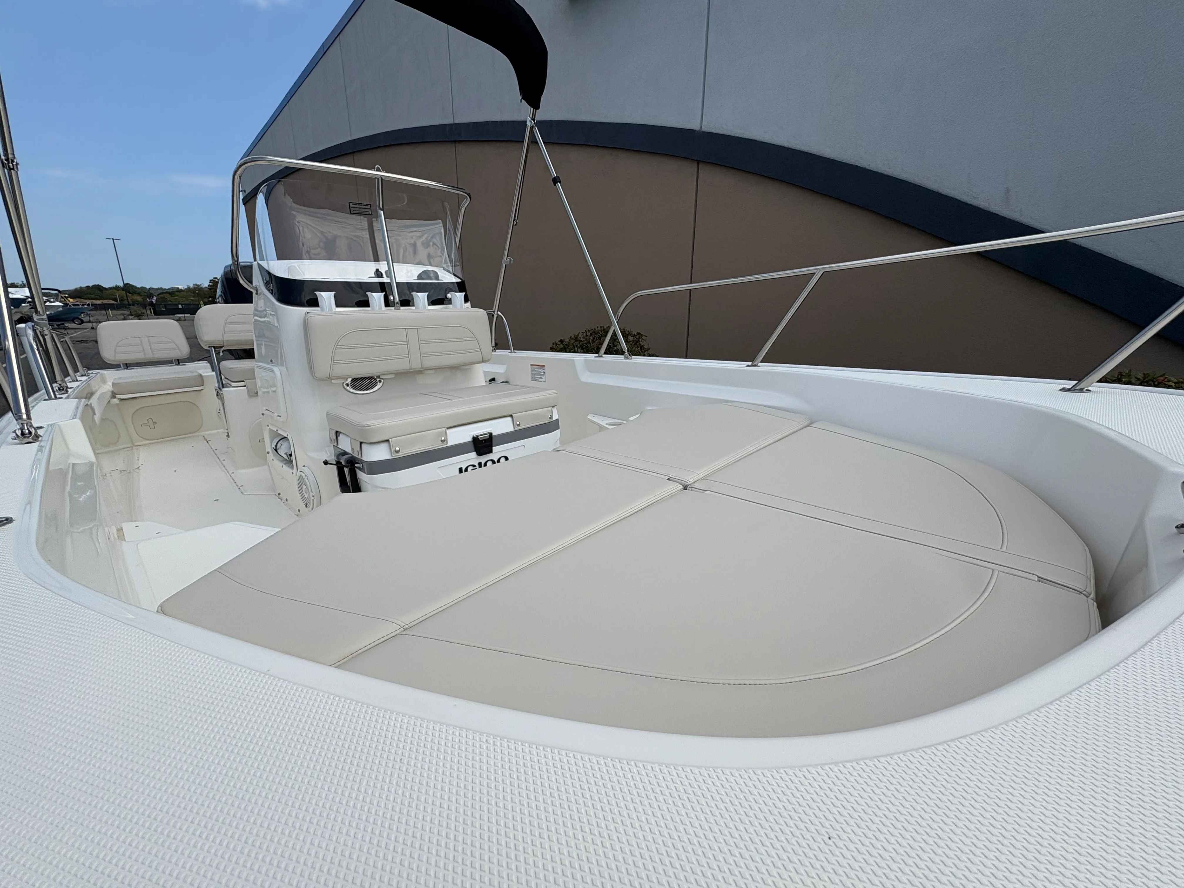 2025 Boston Whaler 170 MONTAUK Image Thumbnail #1