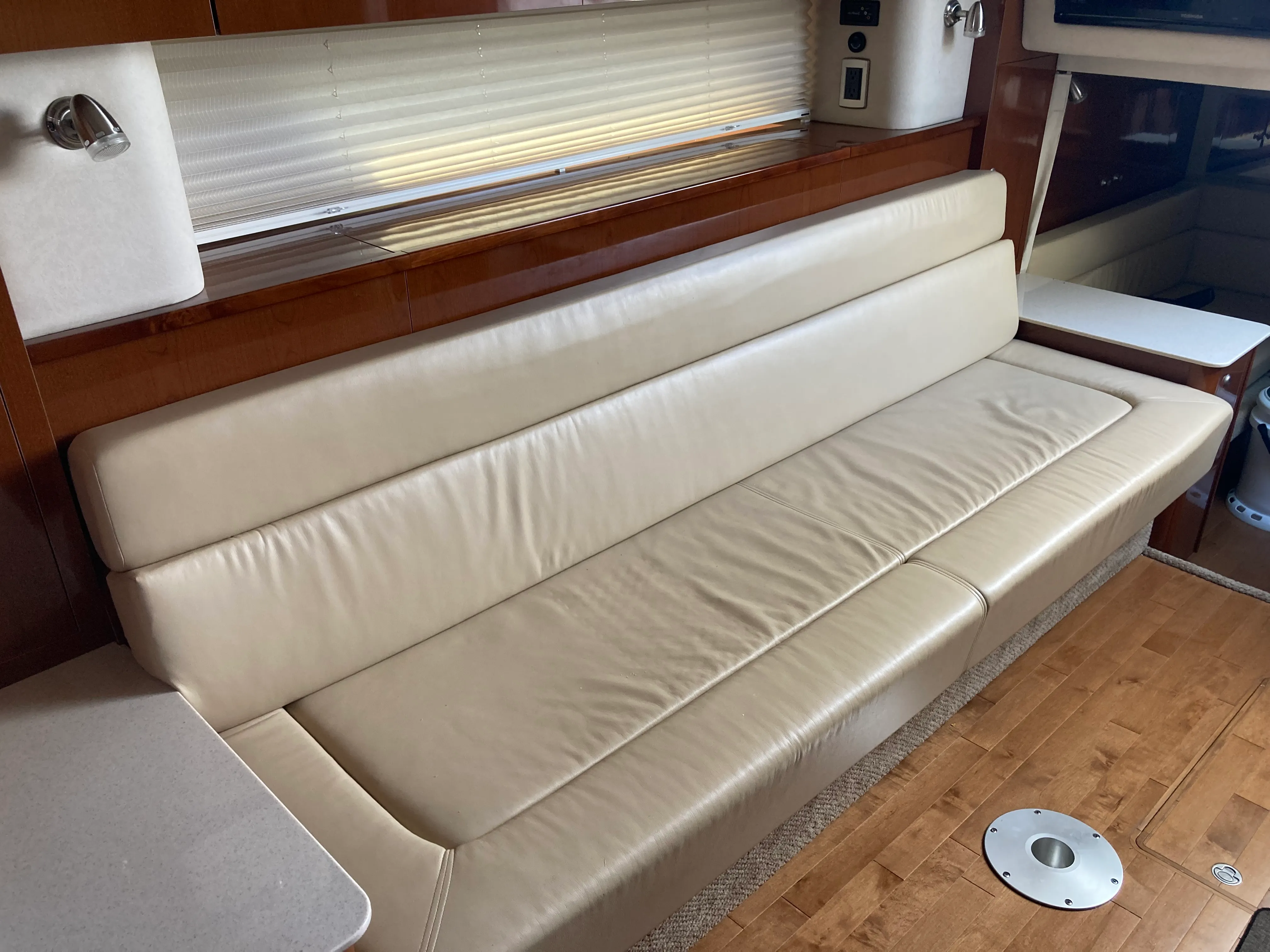 2009 Sea Ray 350 SUNDANCER Image Thumbnail #39