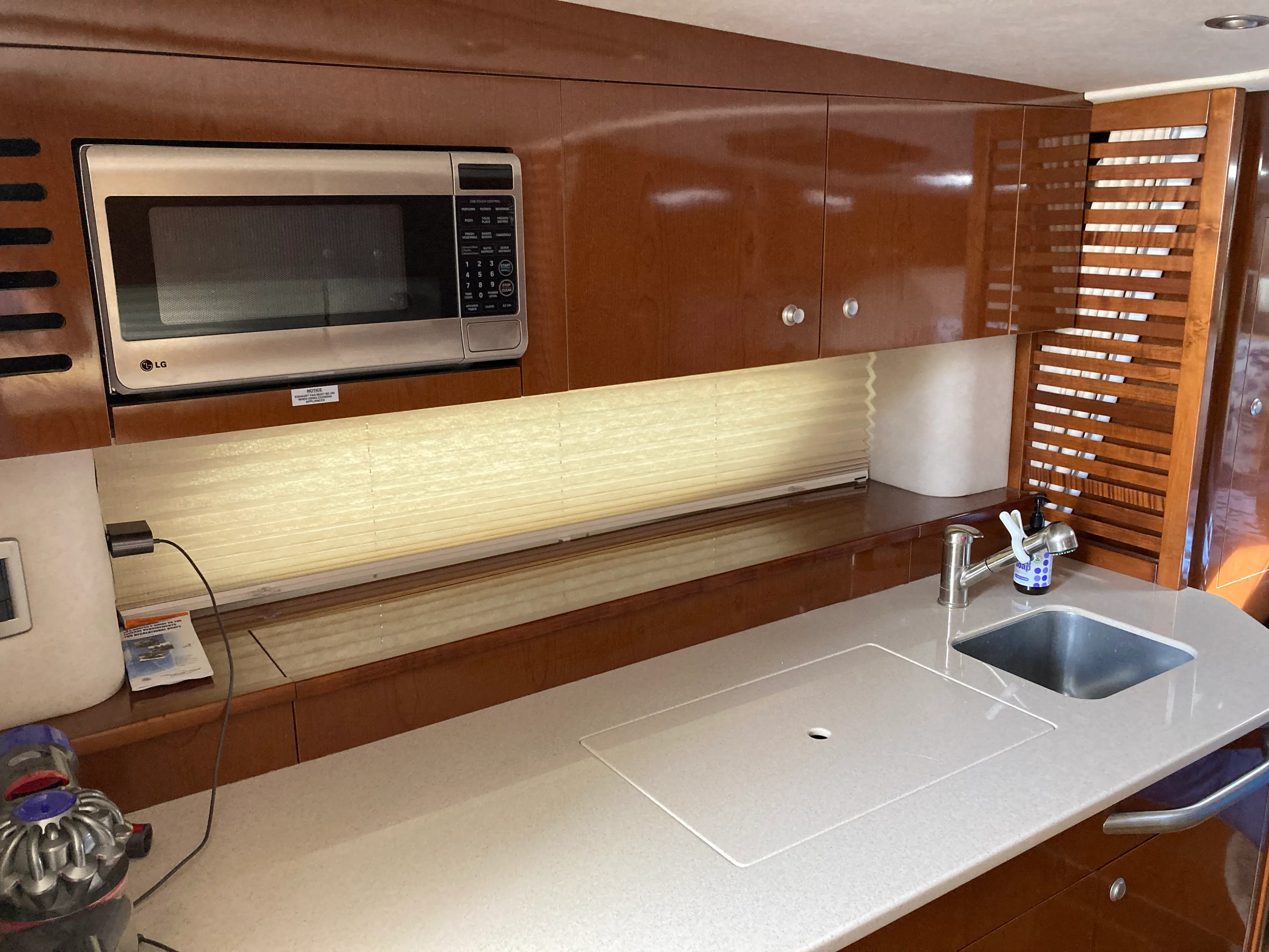 2009 Sea Ray 350 SUNDANCER Image Thumbnail #34