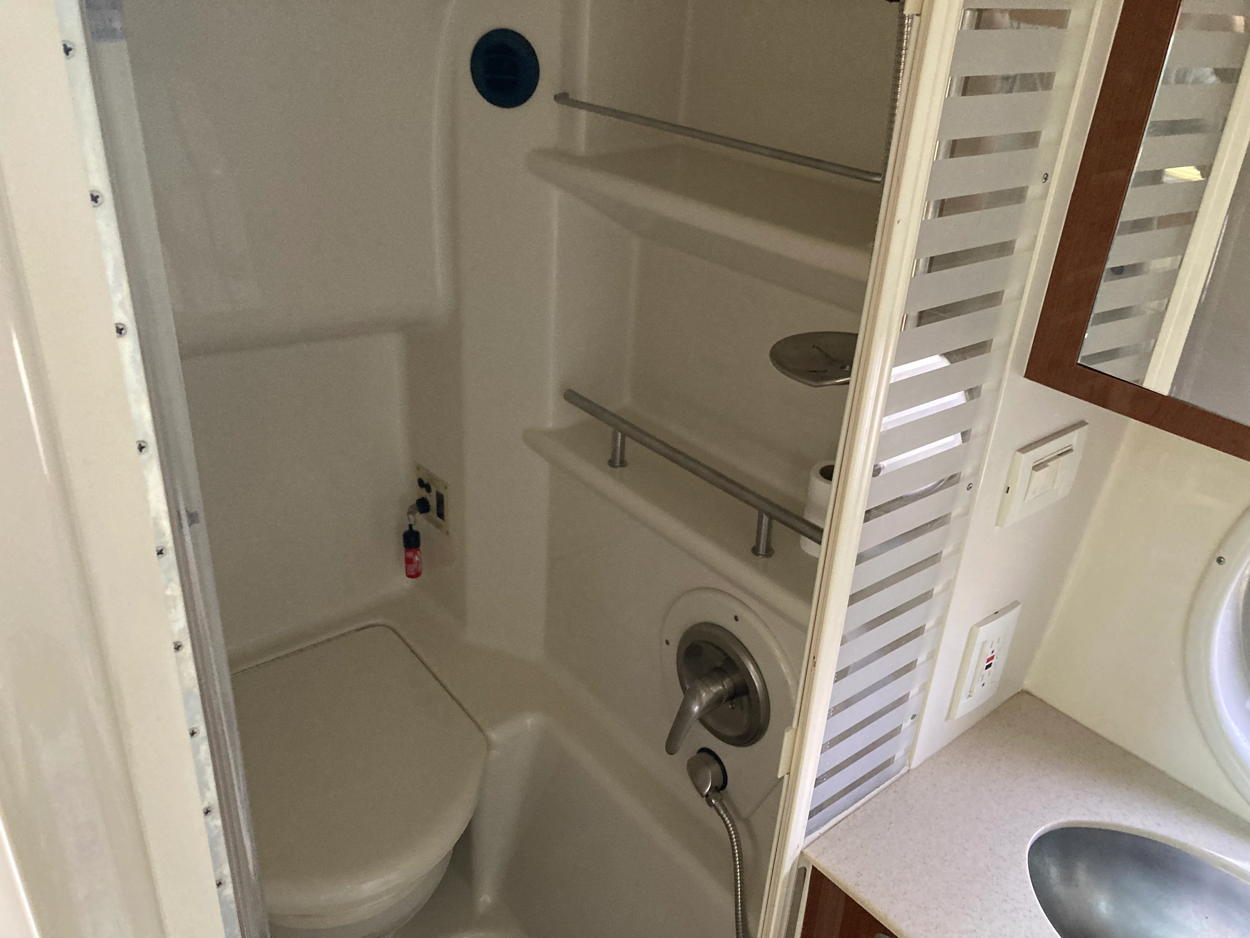 2009 Sea Ray 350 SUNDANCER Image Thumbnail #38