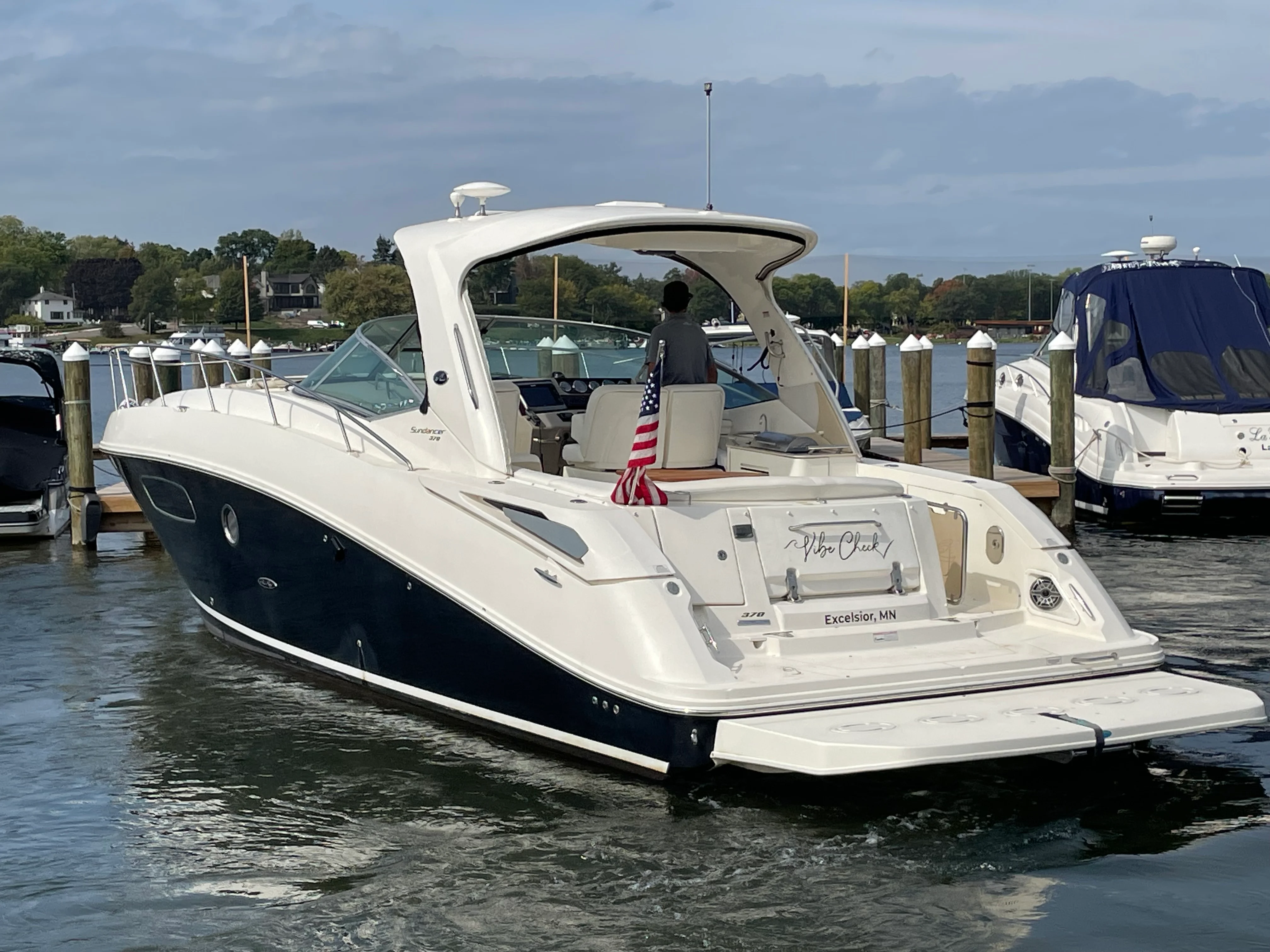 2009 Sea Ray 350 SUNDANCER Image Thumbnail #5