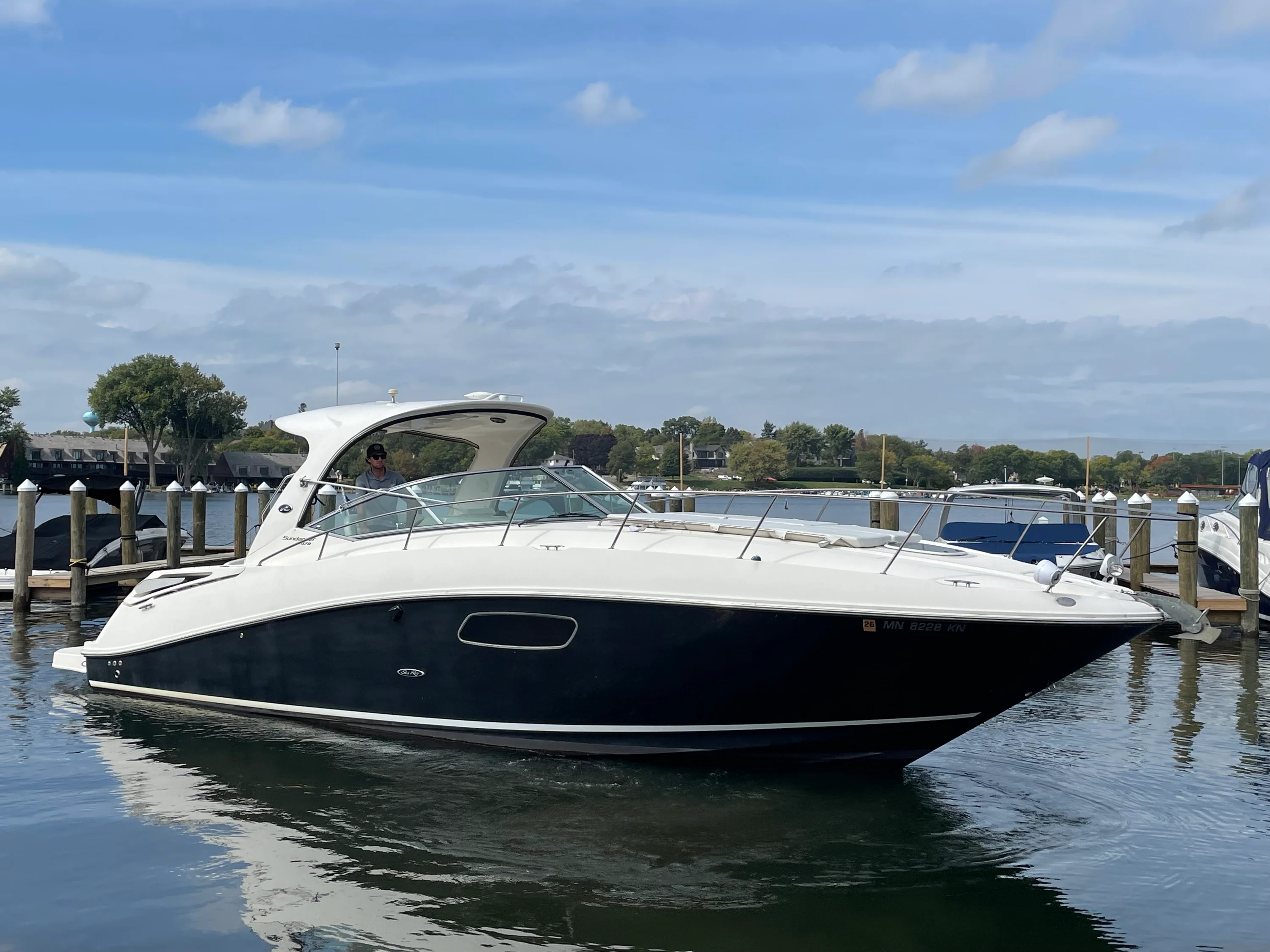 2009 Sea Ray 350 SUNDANCER Image Thumbnail #11