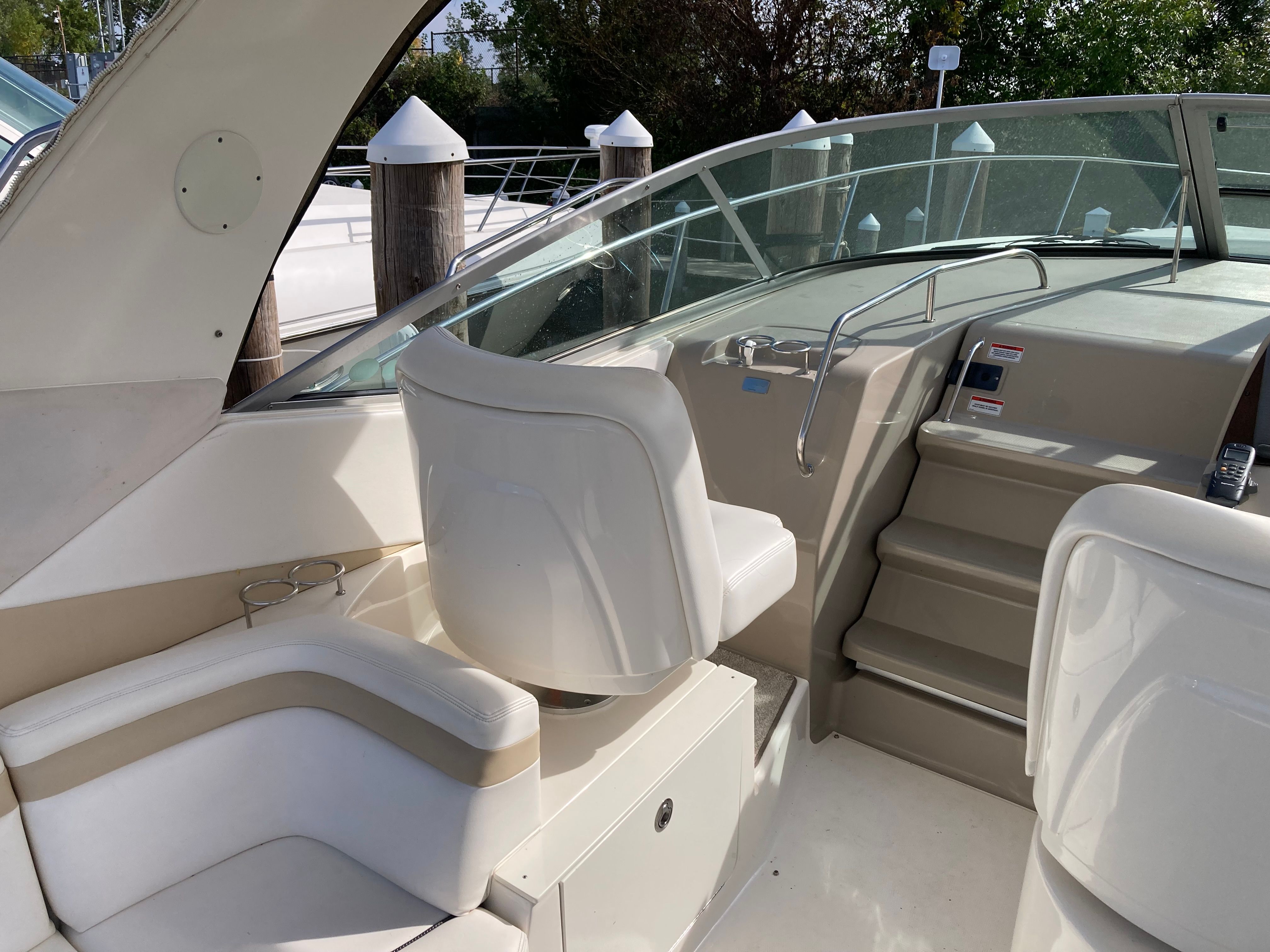 2009 Sea Ray 350 SUNDANCER Image Thumbnail #22