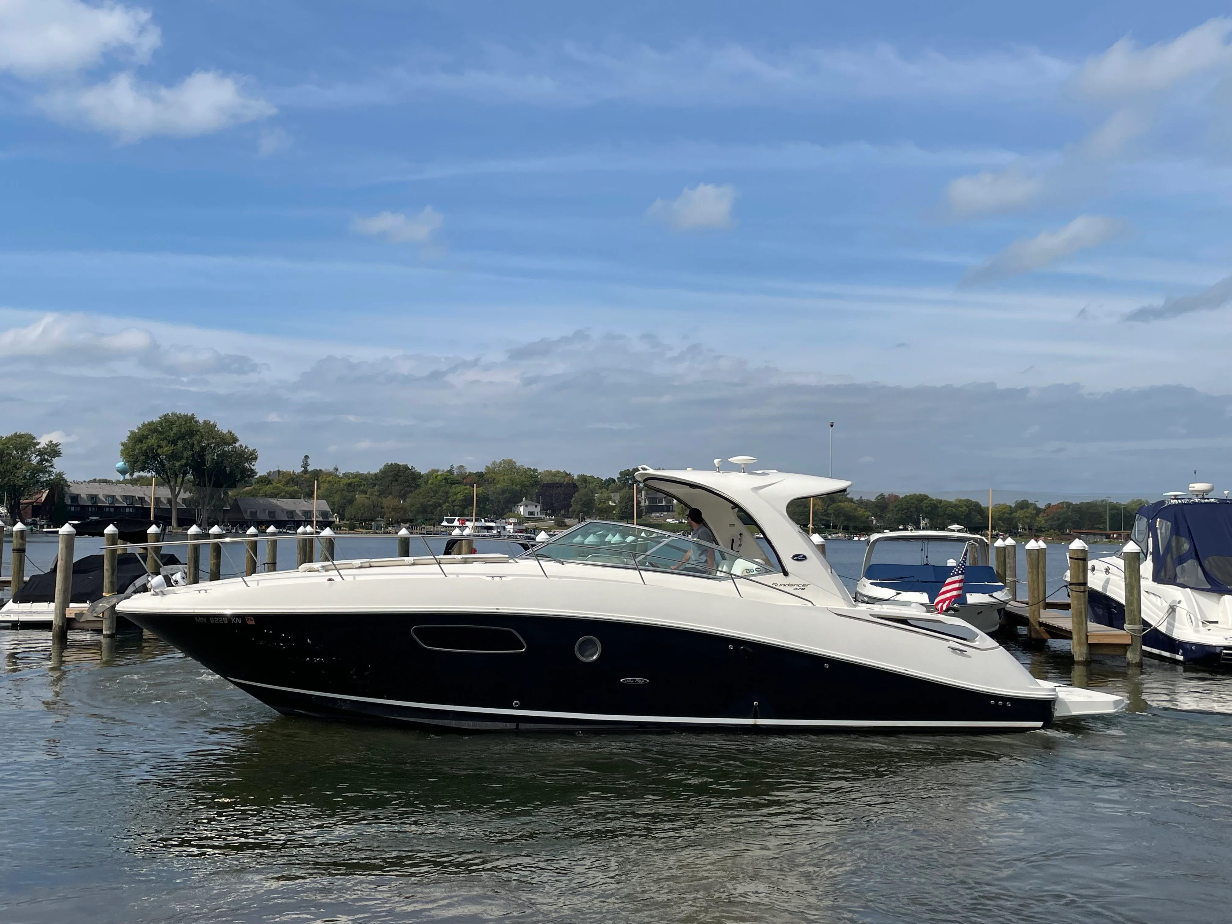 2009 Sea Ray 350 SUNDANCER Image Thumbnail #1