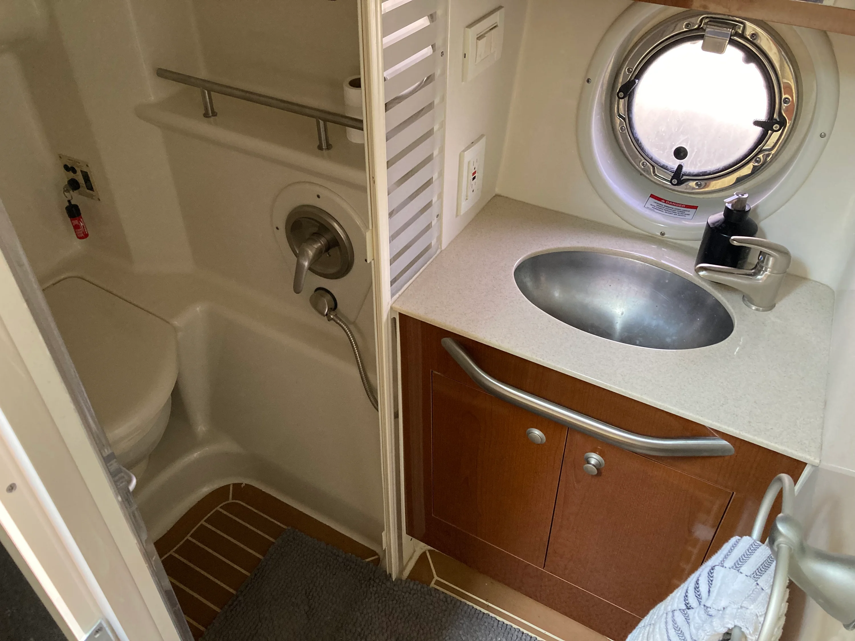 2009 Sea Ray 350 SUNDANCER Image Thumbnail #37