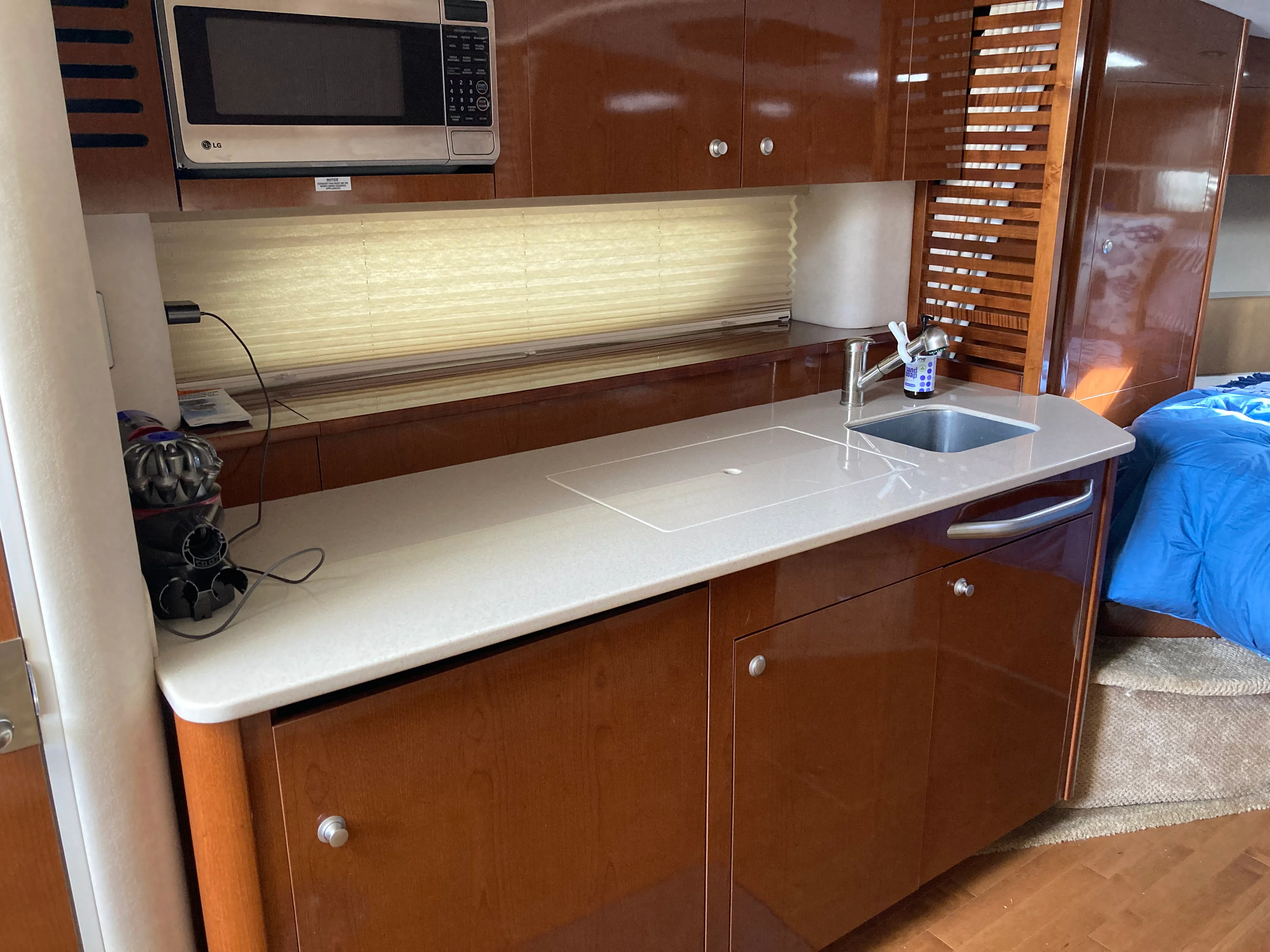 2009 Sea Ray 350 SUNDANCER Image Thumbnail #32