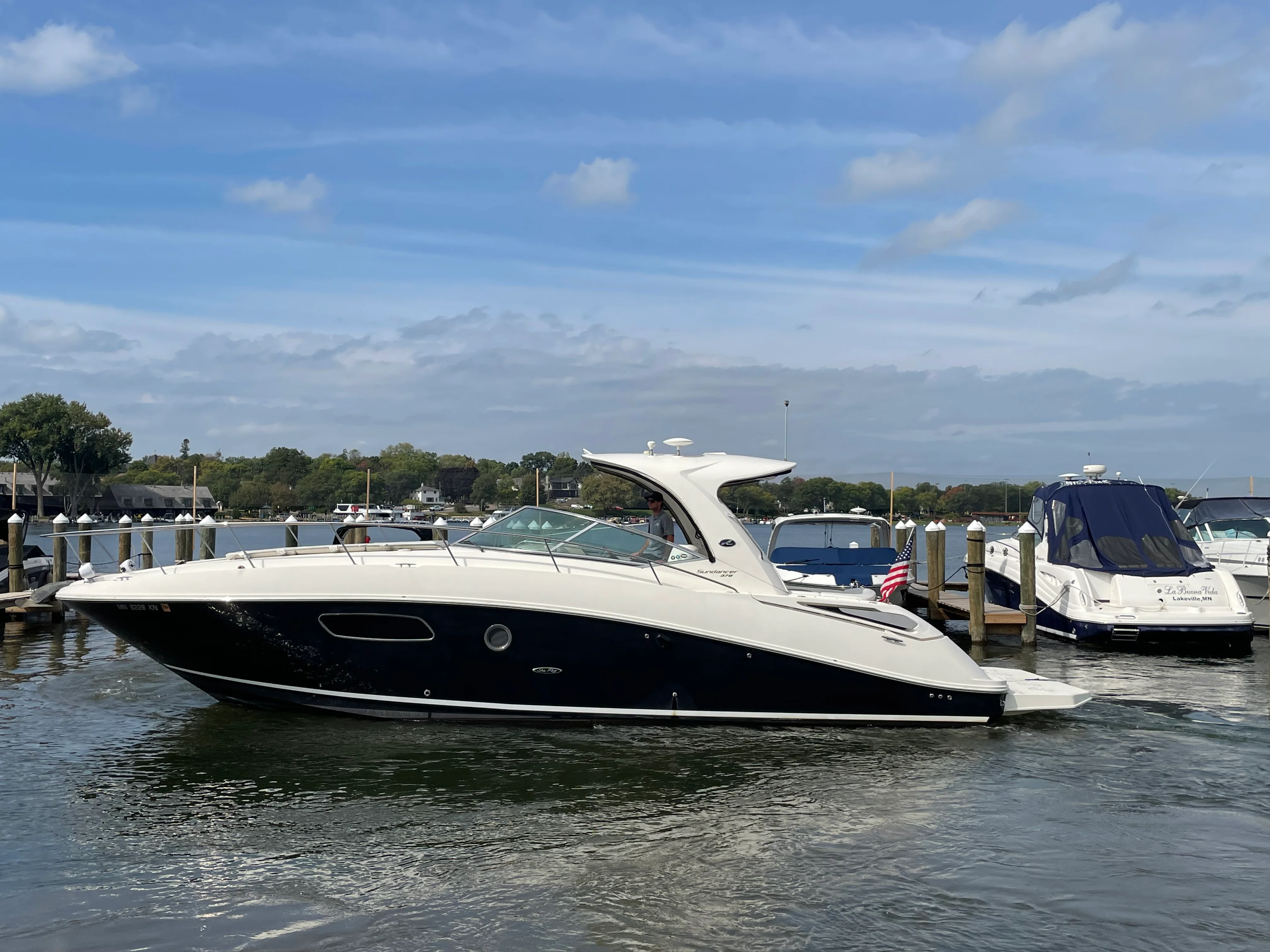 2009 Sea Ray 350 SUNDANCER Image Thumbnail #2