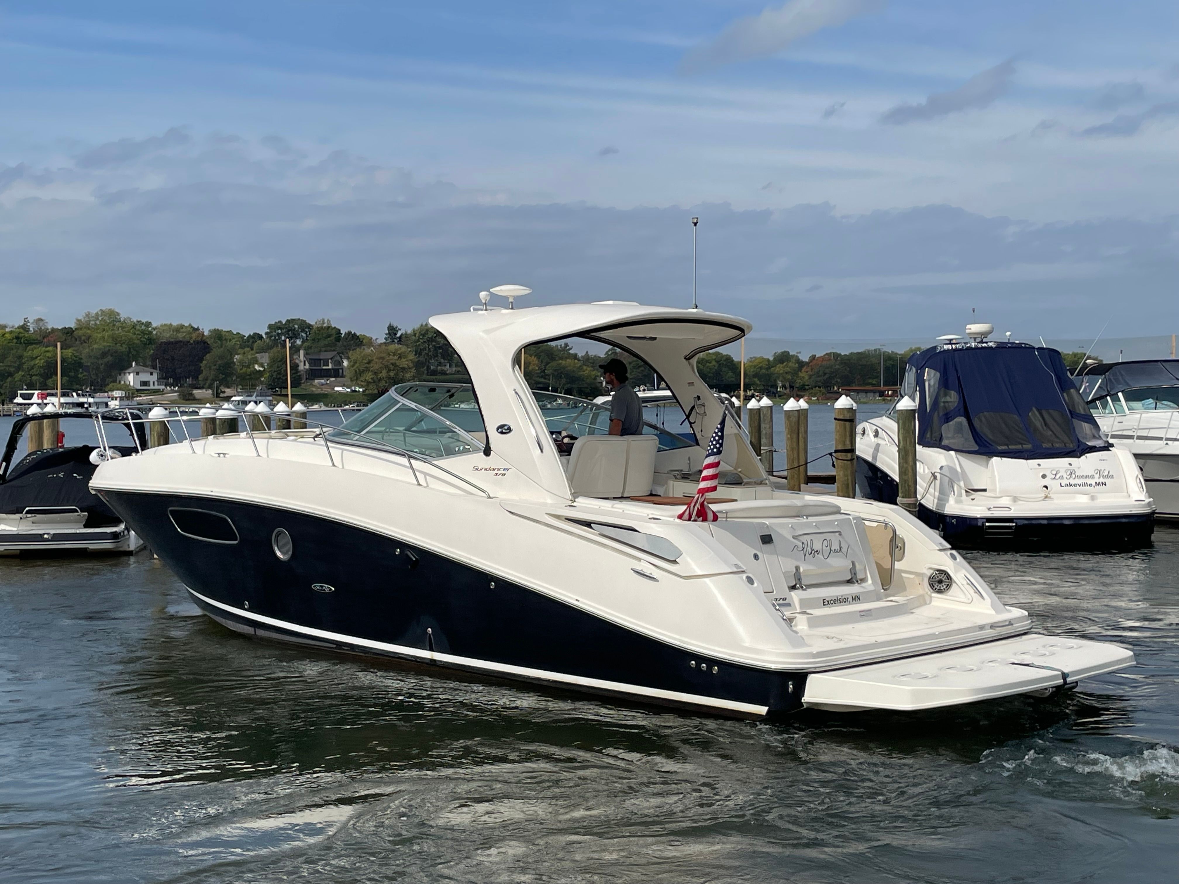 2009 Sea Ray 350 SUNDANCER Image Thumbnail #4