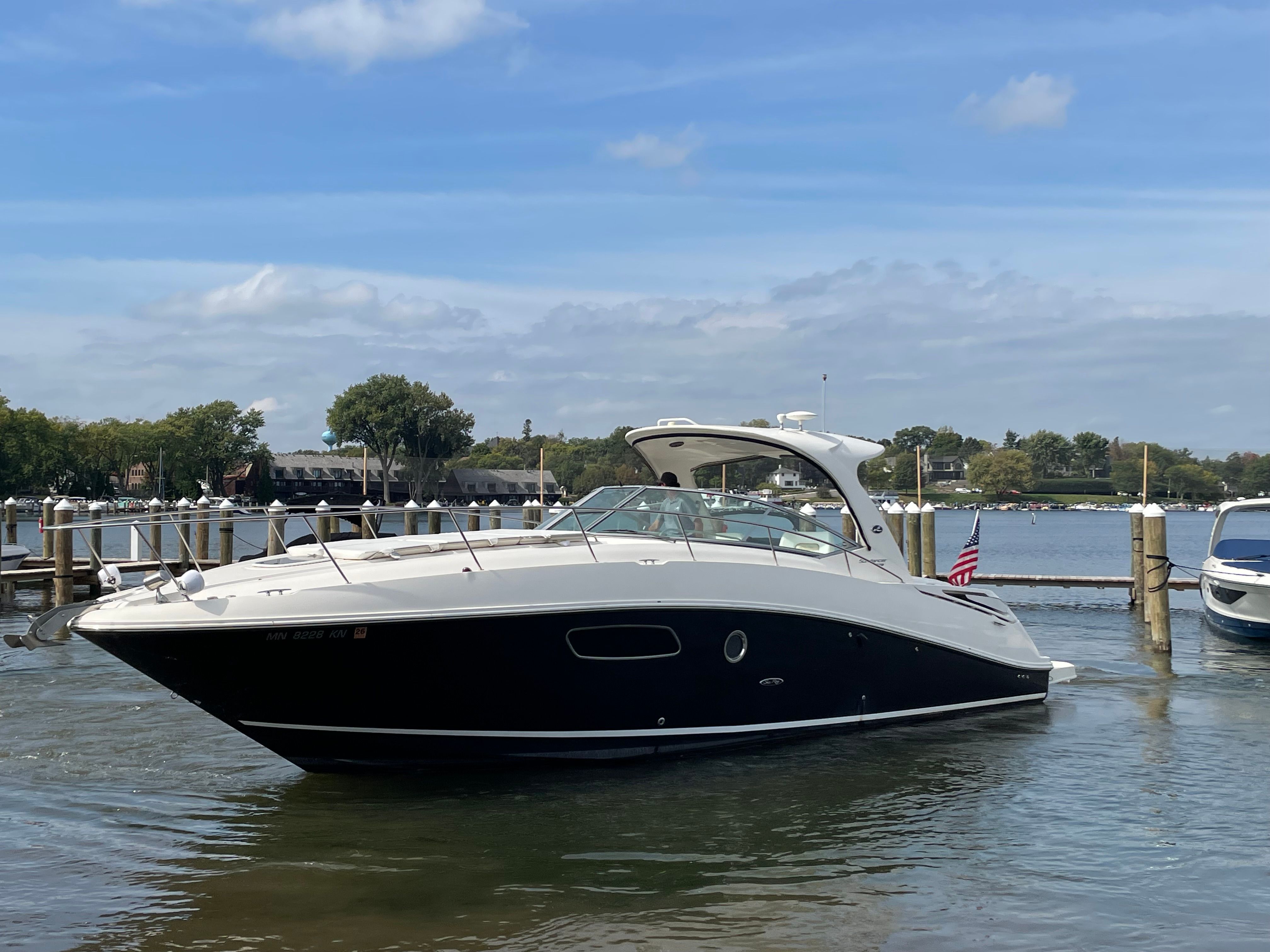 2009 Sea Ray 350 SUNDANCER Image Thumbnail #0