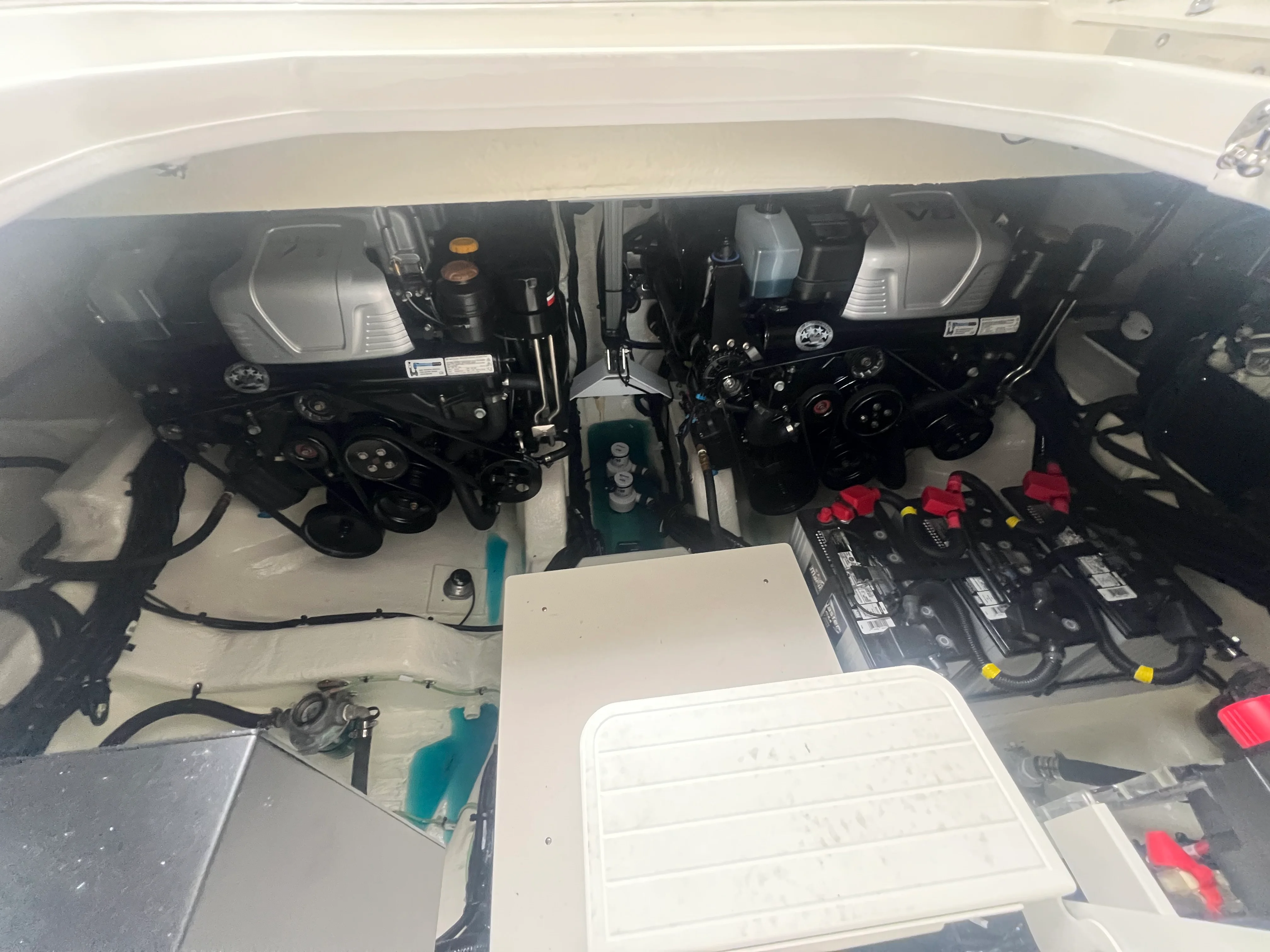 2026 Sea Ray Sundancer 370 Image Thumbnail #26